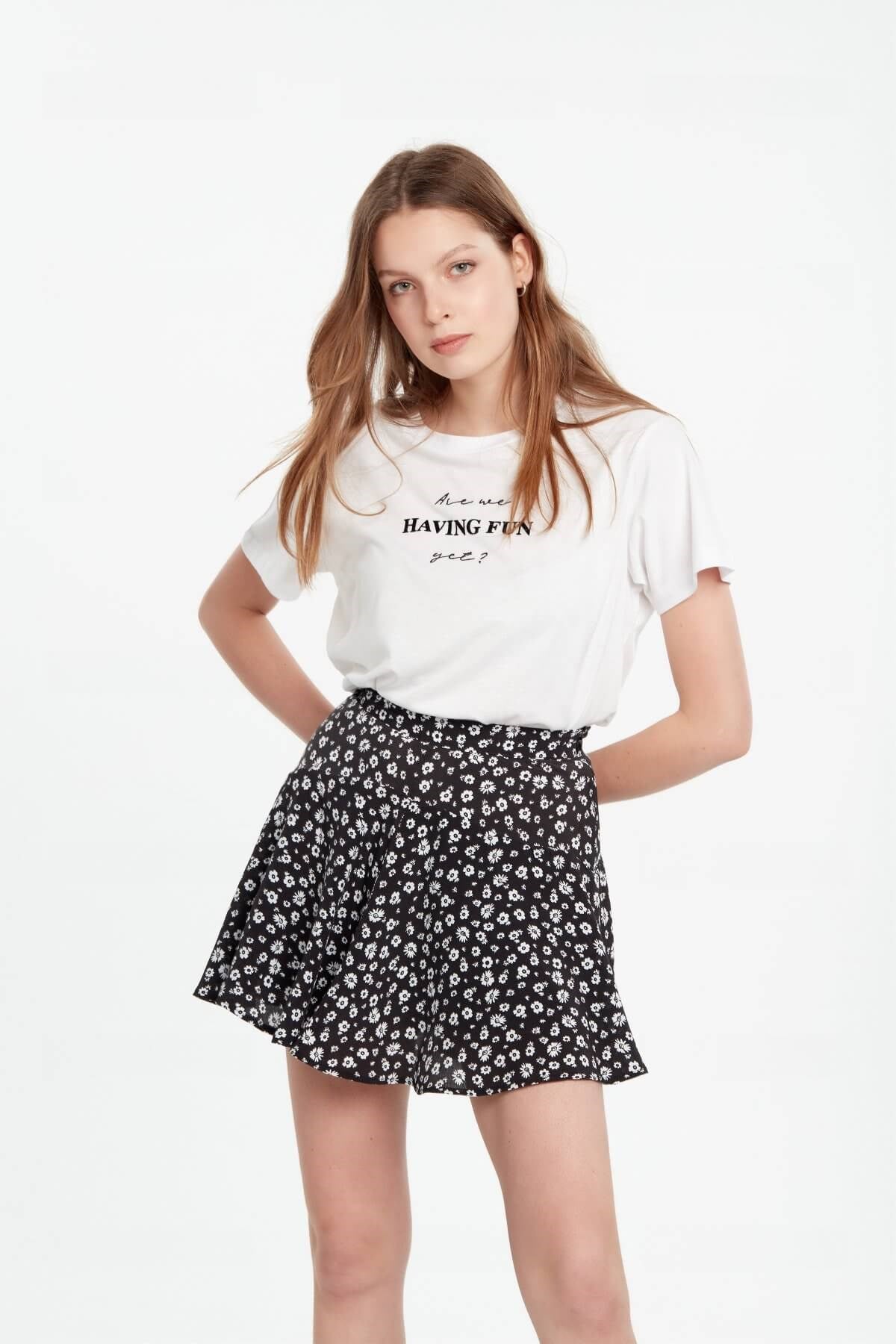 Sloganlı tshirt beyaz ve diğer Tshirt modellerimiz için online alışveriş mağazamızı ziyaret edin. 