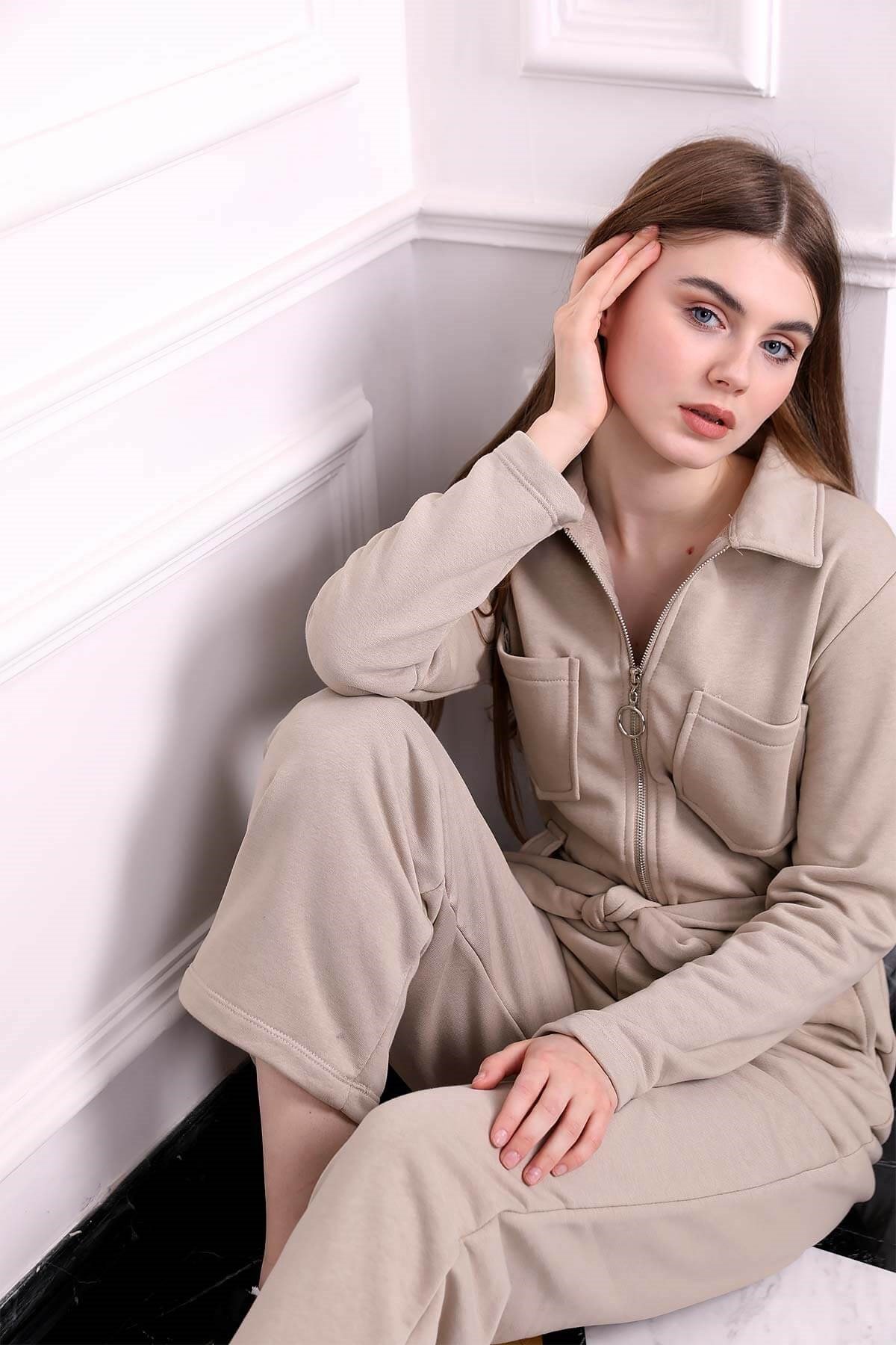 Spor Tulum Fermuar Detaylı - Krem Rengi ve diğer Tulum modellerimiz için online alışveriş mağazamızı ziyaret edin. 