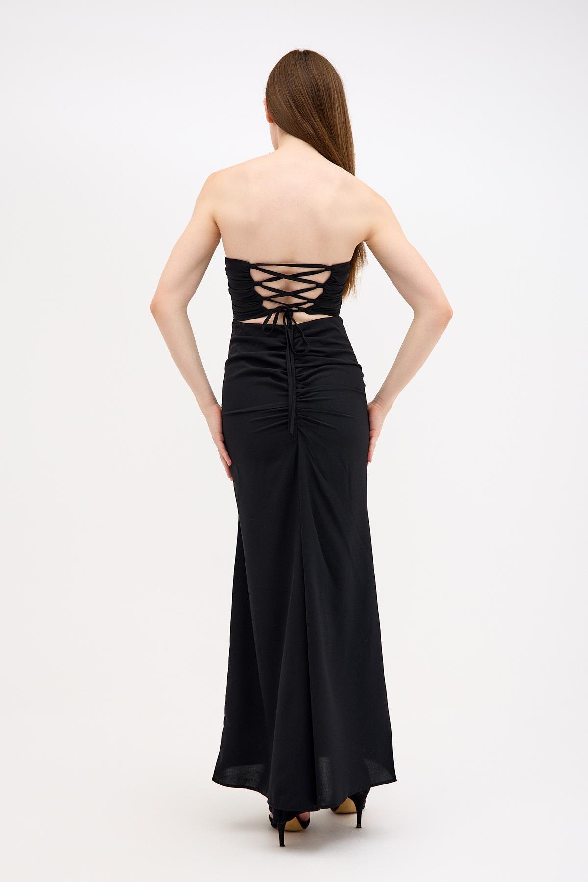 Straplez Arkası Bağlama Detaylı Viskon Pamuklu Elbise ve diğer Elbise modellerimiz için online alışveriş mağazamızı ziyaret edin. 