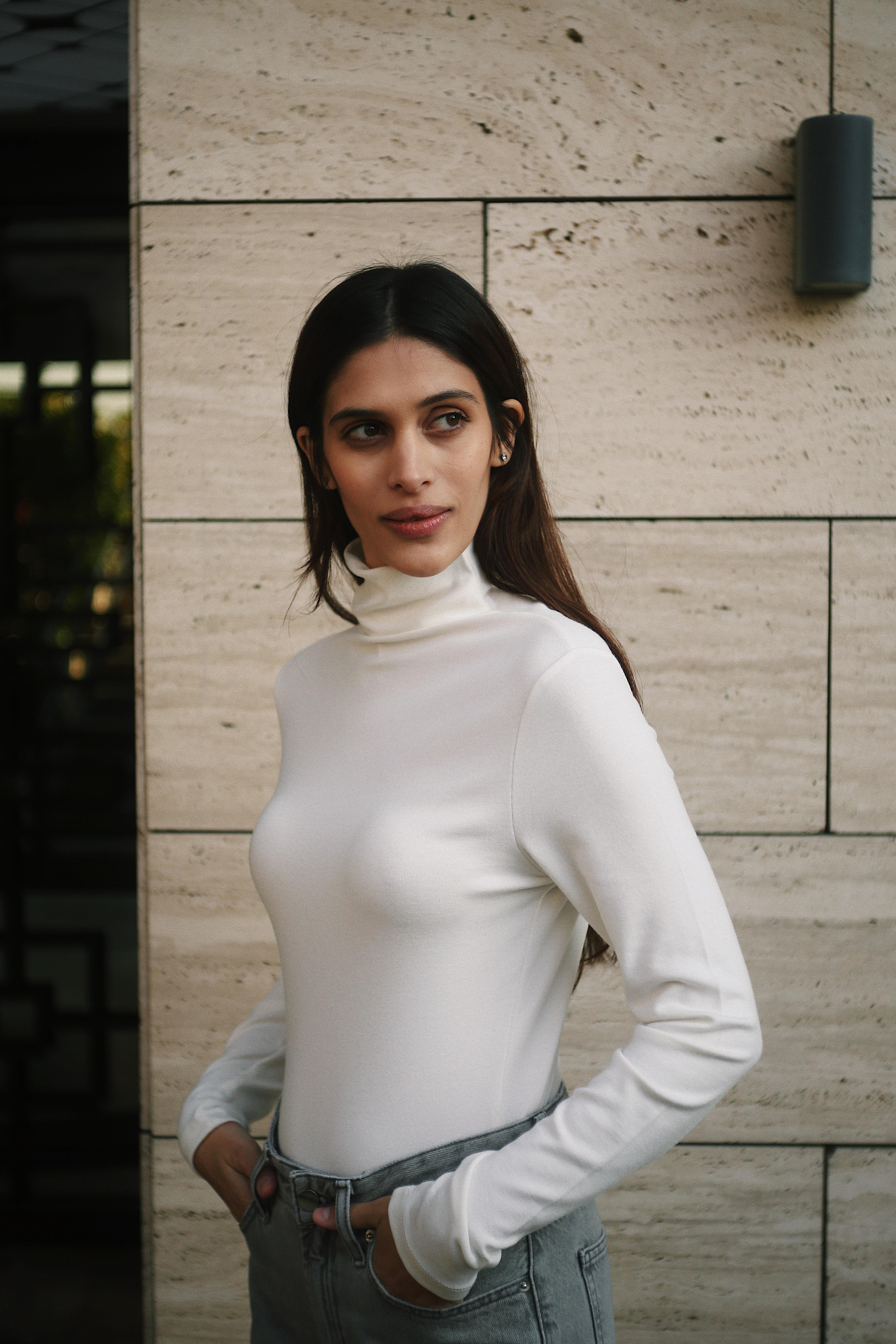 Uzun Kollu Balıkçı Yaka Pamuk Viskon Kumaş Soft Touch Fitted Esnek Dikişsiz Kadın Beyaz Boğazlı Bluz Body Basic ve diğer Bluz modellerimiz için online alışveriş mağazamızı ziyaret edin. 