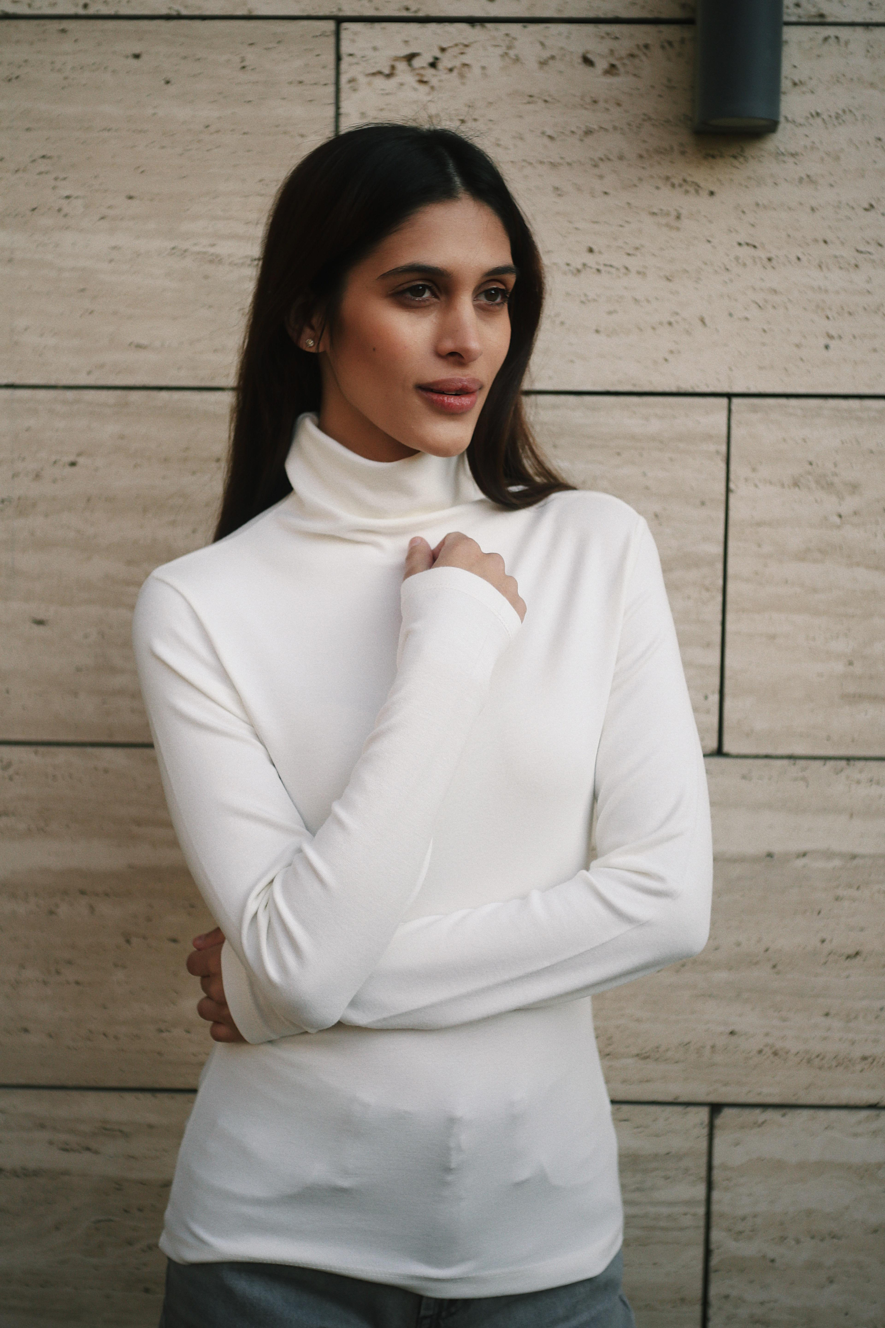 Uzun Kollu Balıkçı Yaka Pamuk Viskon Kumaş Soft Touch Fitted Esnek Dikişsiz Kadın Beyaz Boğazlı Bluz Body Basic ve diğer Bluz modellerimiz için online alışveriş mağazamızı ziyaret edin. 