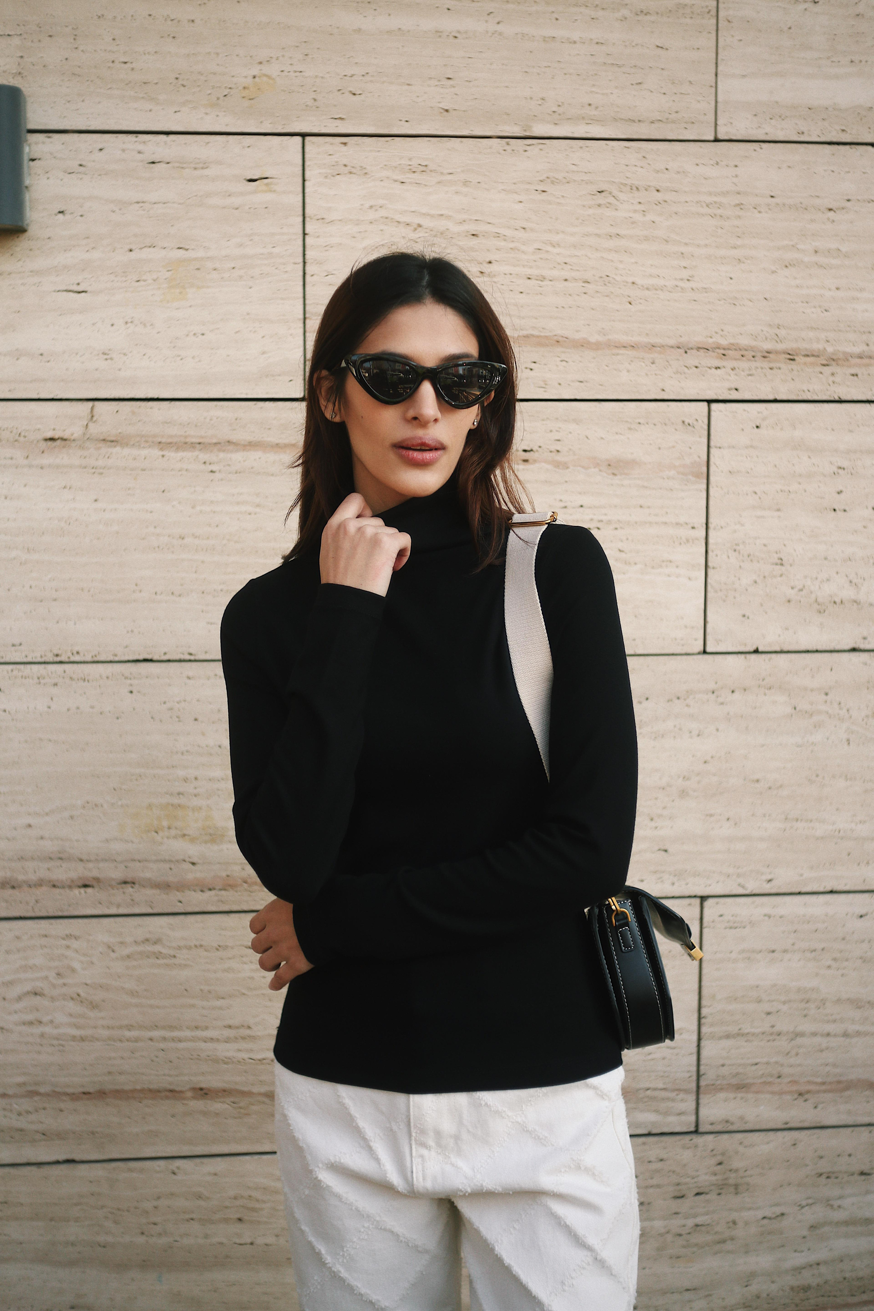 Uzun Kollu Balıkçı Yaka Pamuk Viskon Kumaş Soft Touch Fitted Esnek Dikişsiz Kadın Siyah Boğazlı Bluz Body Basic ve diğer Bluz modellerimiz için online alışveriş mağazamızı ziyaret edin. 