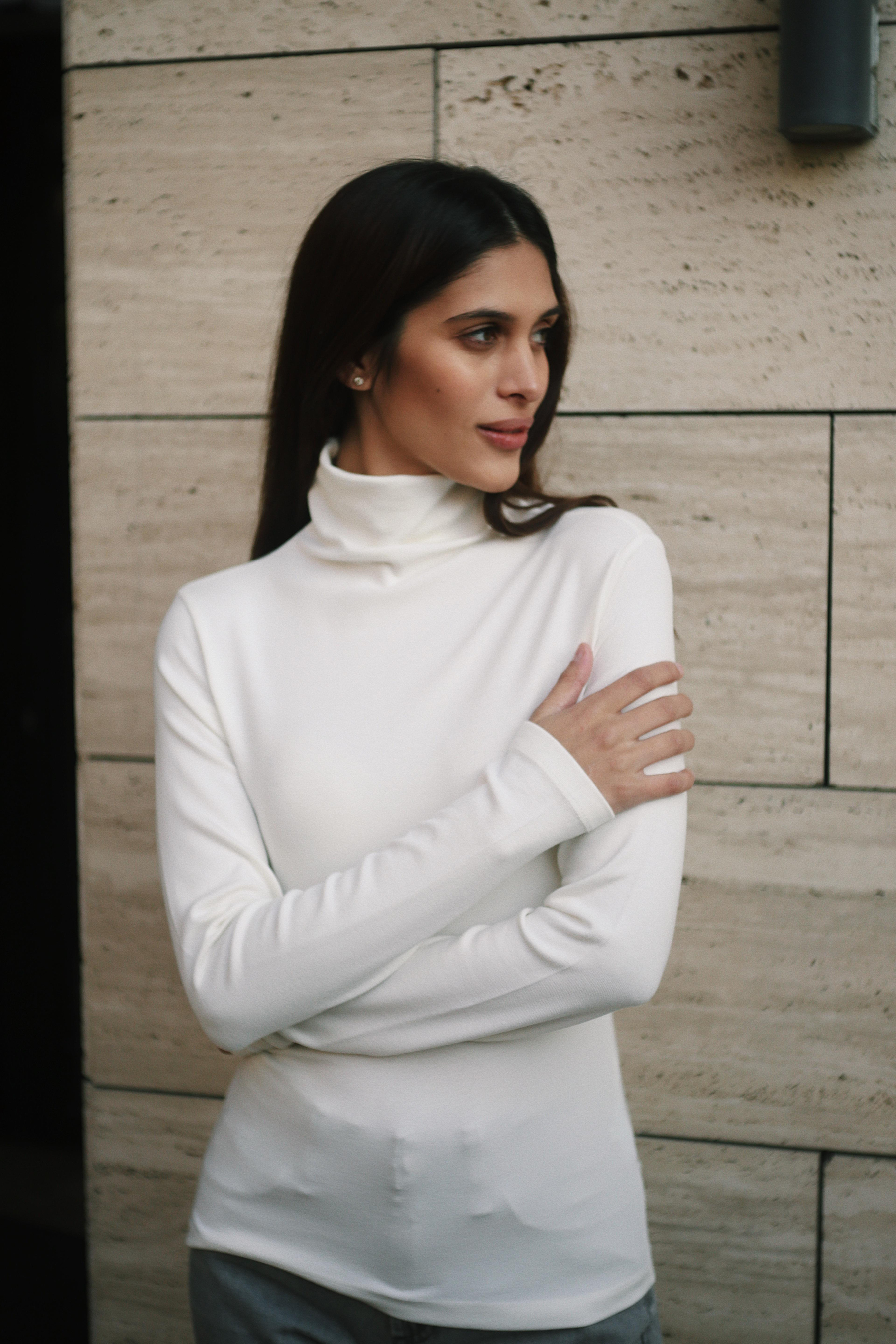 Uzun Kollu Balıkçı Yaka Pamuk Viskon Kumaş Soft Touch Fitted Esnek Dikişsiz Kadın Beyaz Boğazlı Bluz Body Basic ve diğer Bluz modellerimiz için online alışveriş mağazamızı ziyaret edin. 