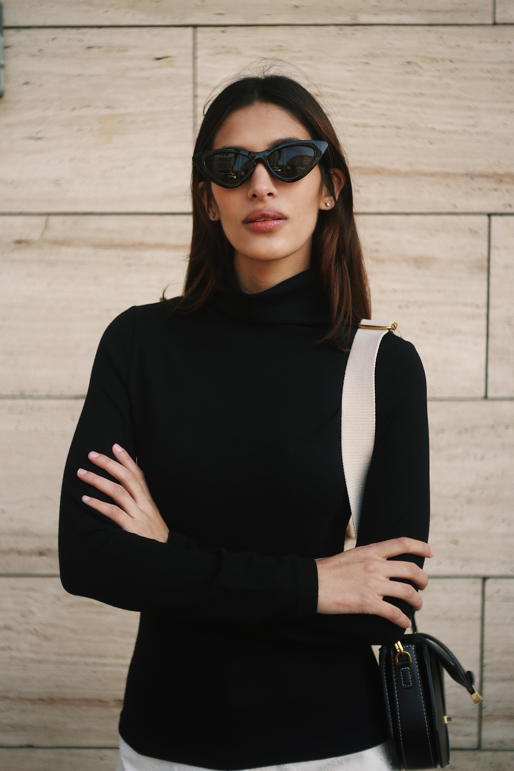 Uzun Kollu Balıkçı Yaka Pamuk Viskon Kumaş Soft Touch Fitted Esnek Dikişsiz Kadın Siyah Boğazlı Bluz Body Basic ve diğer Bluz modellerimiz için online alışveriş mağazamızı ziyaret edin. 