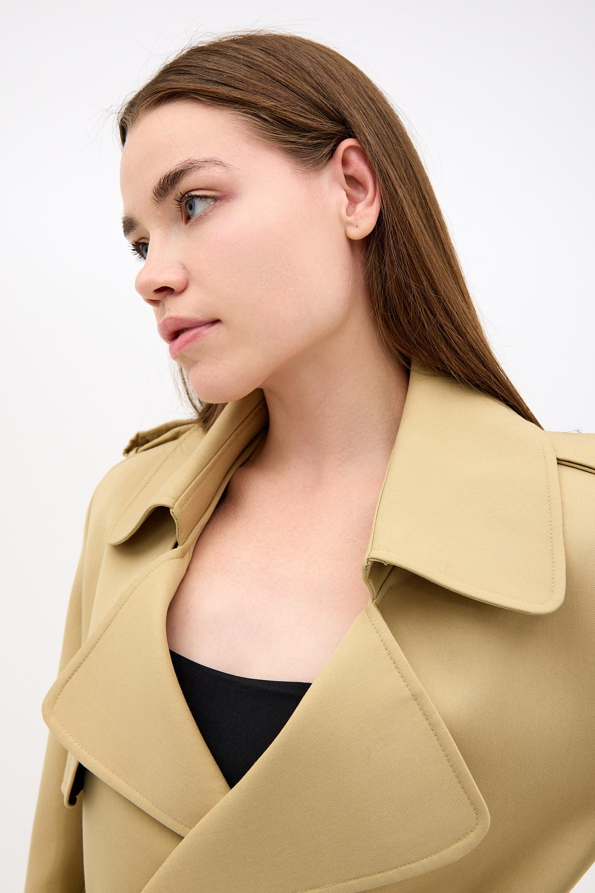 Vatkalı Premium Kalite Gabardin Kumaş Astarlı Midi Kısa Trençkot Ceket ve diğer Ceket modellerimiz için online alışveriş mağazamızı ziyaret edin. 