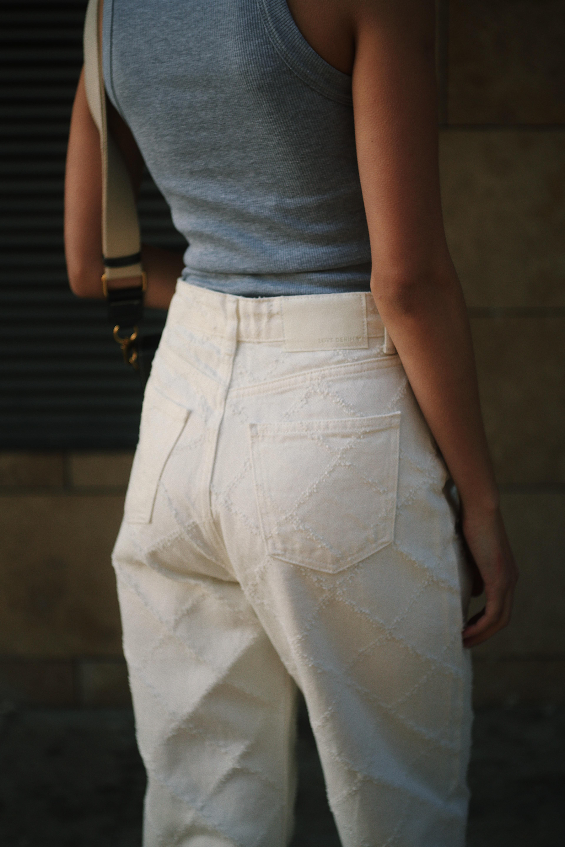 Wide leg Bol Paça İşleme Detaylı Kadın Ekru Denim Jean Kot Pantolon ve diğer Jean modellerimiz için online alışveriş mağazamızı ziyaret edin. 