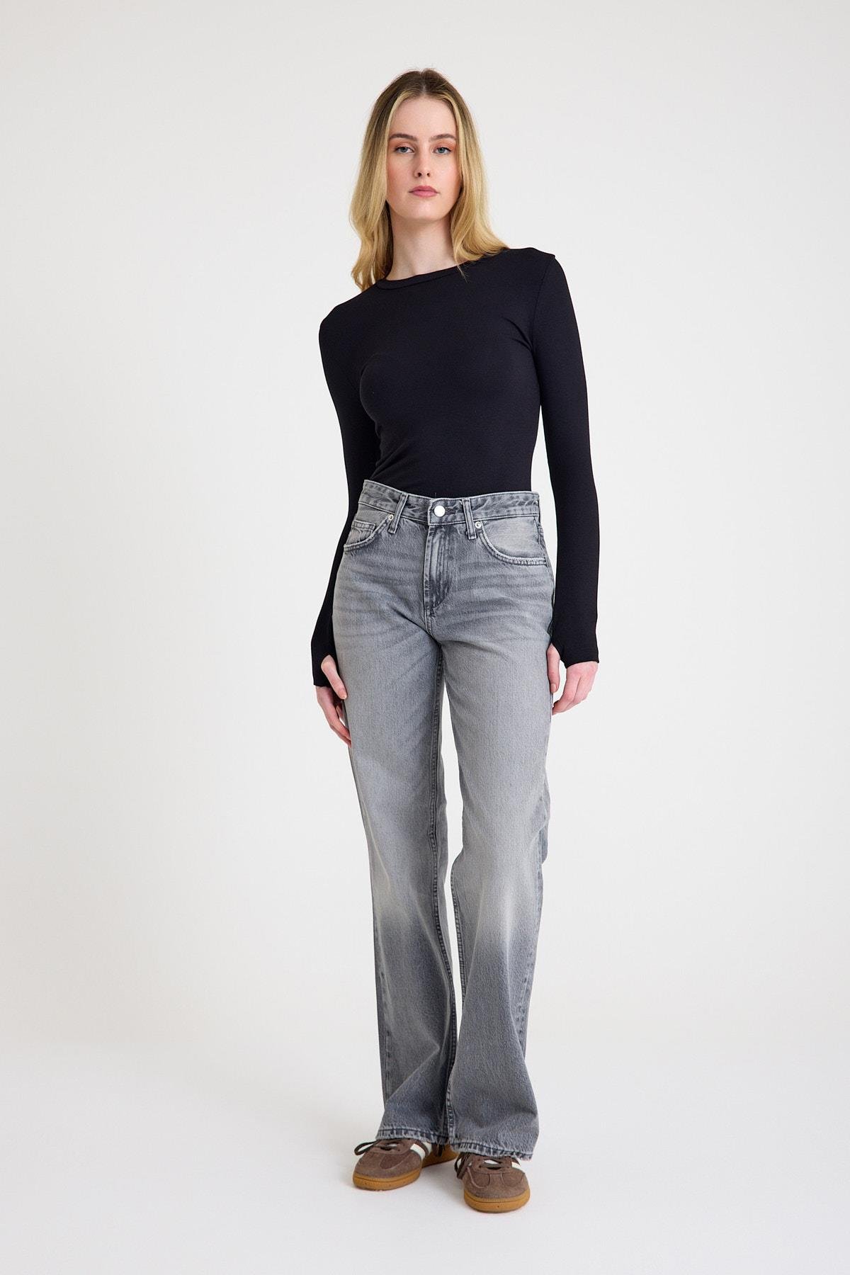 Wide leg Bol Paça Kadın Gri Denim Jean Kot Pantolon ve diğer Jean modellerimiz için online alışveriş mağazamızı ziyaret edin. 