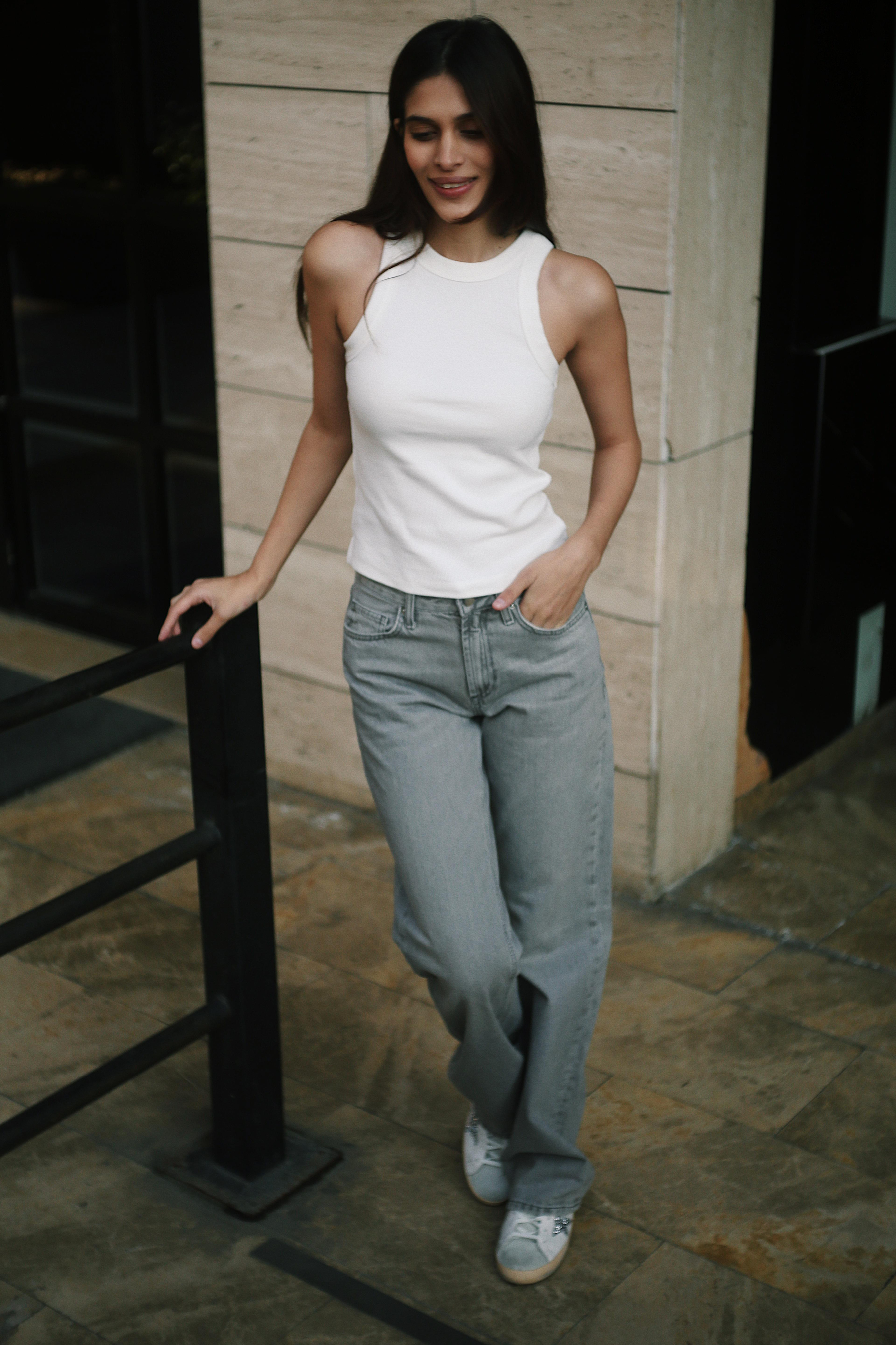 Wide leg Bol Paça Kadın Gri Denim Jean Kot Pantolon ve diğer Jean modellerimiz için online alışveriş mağazamızı ziyaret edin. 