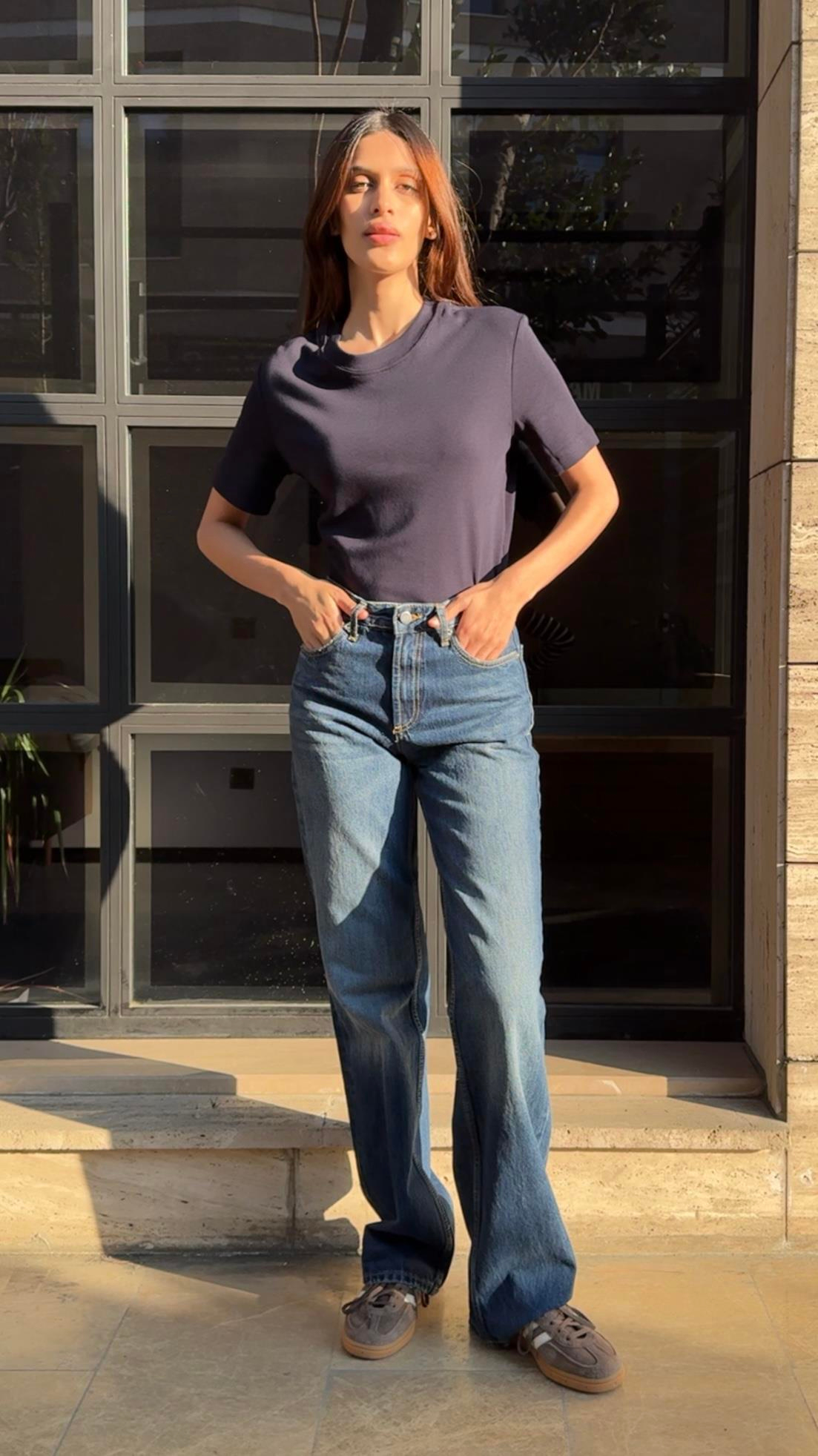 Wide leg Bol Paça Kadın Lacivert Denim Jean Kot Pantolon ve diğer Jean modellerimiz için online alışveriş mağazamızı ziyaret edin. 