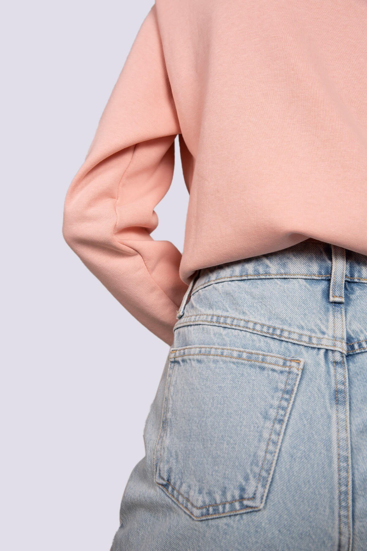 Yüksek bel mom jeans açık mavi kot ve diğer Pantolon modellerimiz için online alışveriş mağazamızı ziyaret edin. 