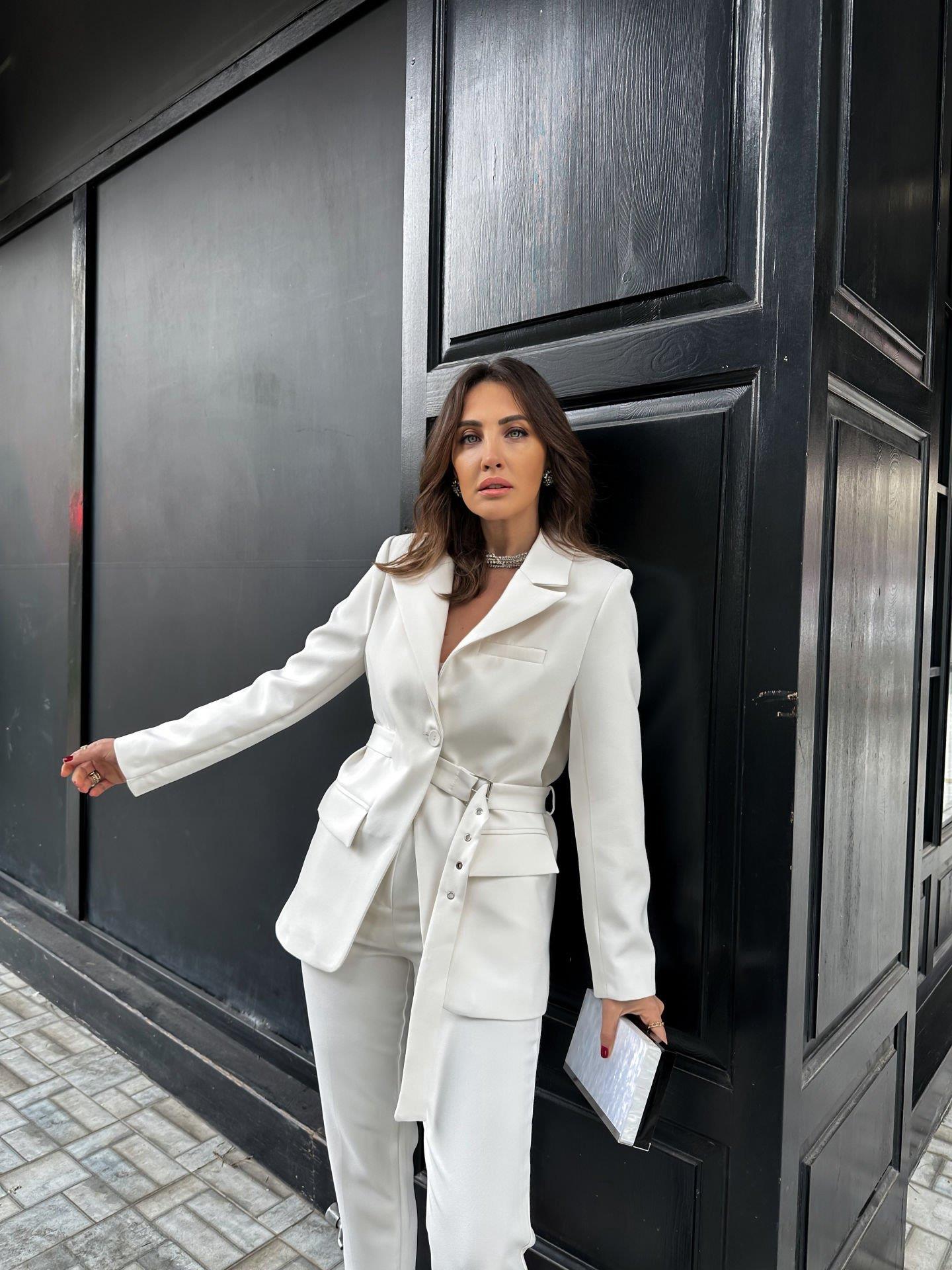 Ekru Kemerli Tasarım Blazer Ceket