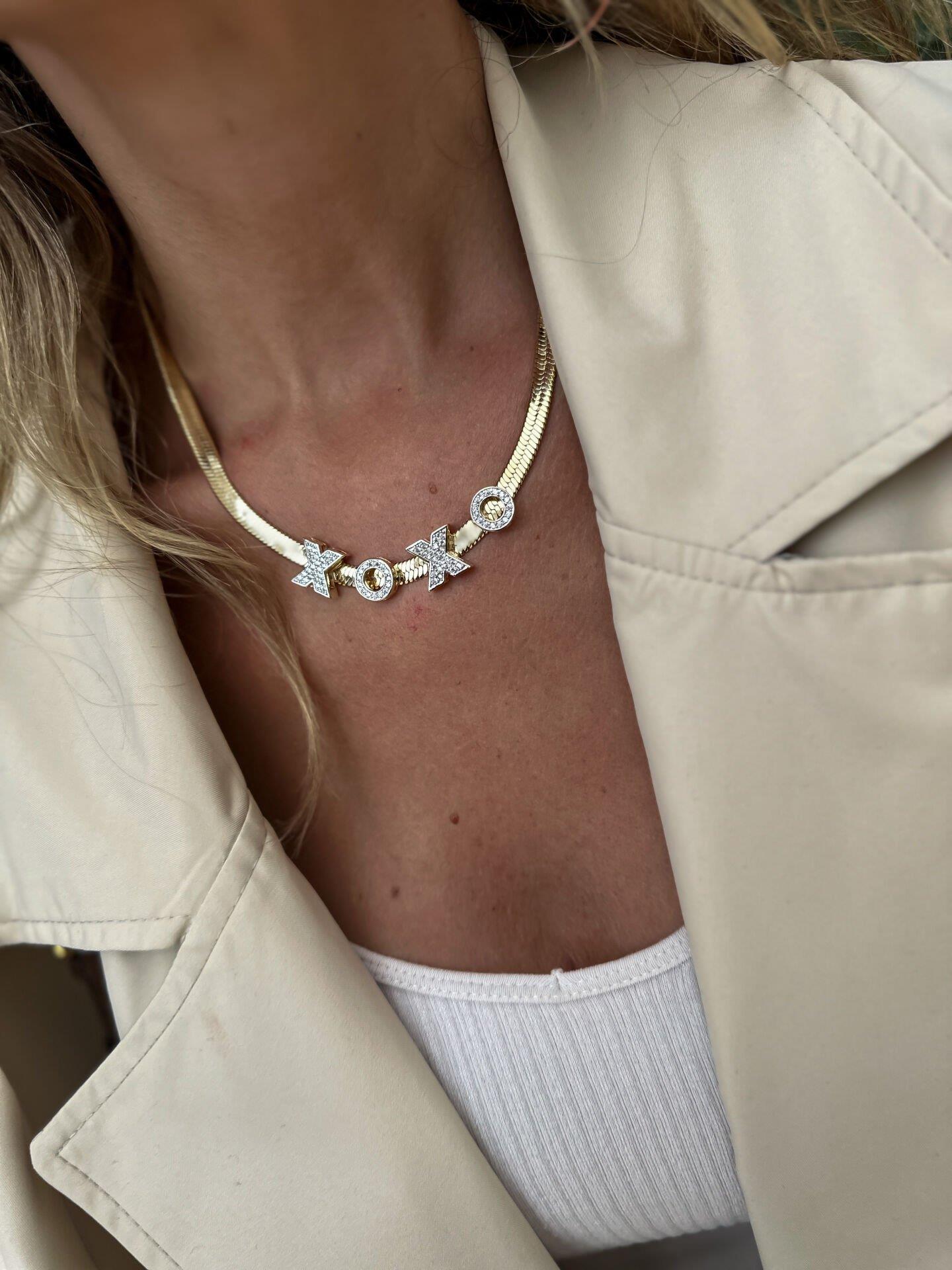 Gold Xoxo Kolye
