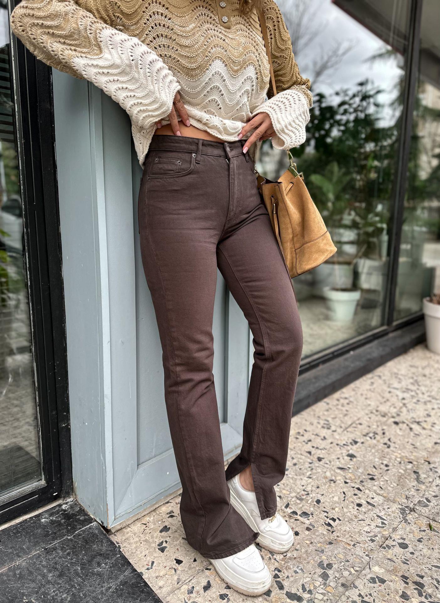 Kahve Paçası Yırtmaçlı Jean