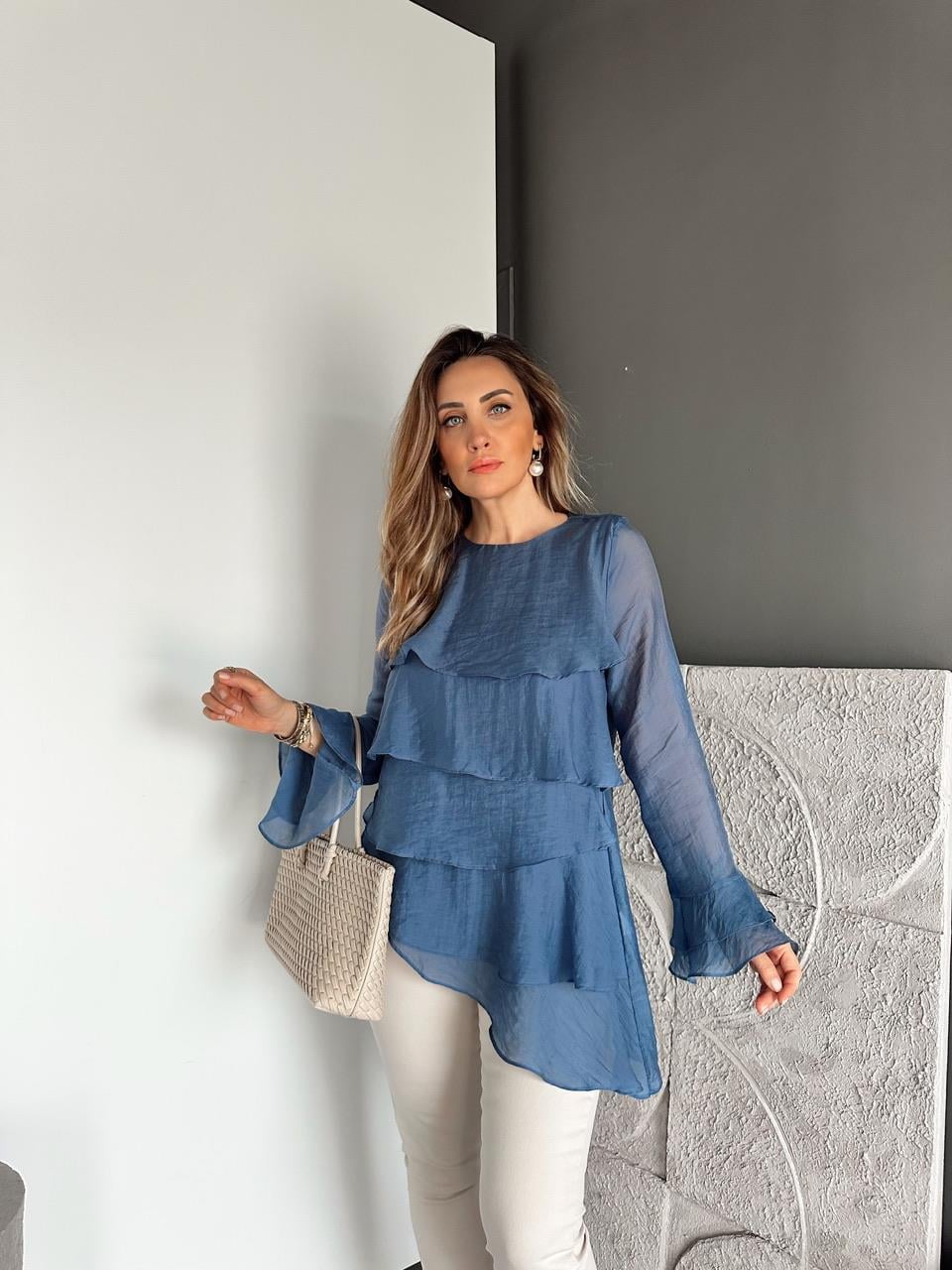 Mavi Volanlı Asimetrik Bluz