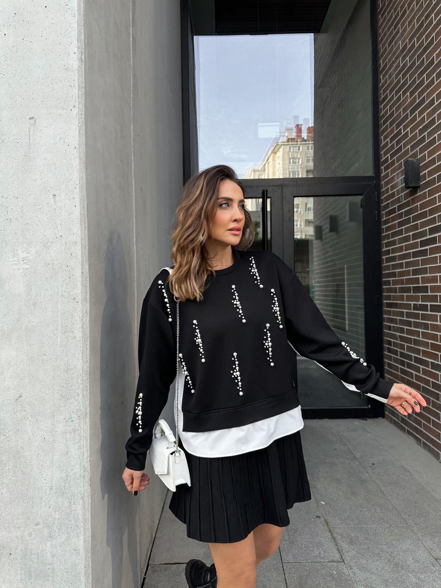 Siyah İncili Gömlek Detaylı Sweatshirt