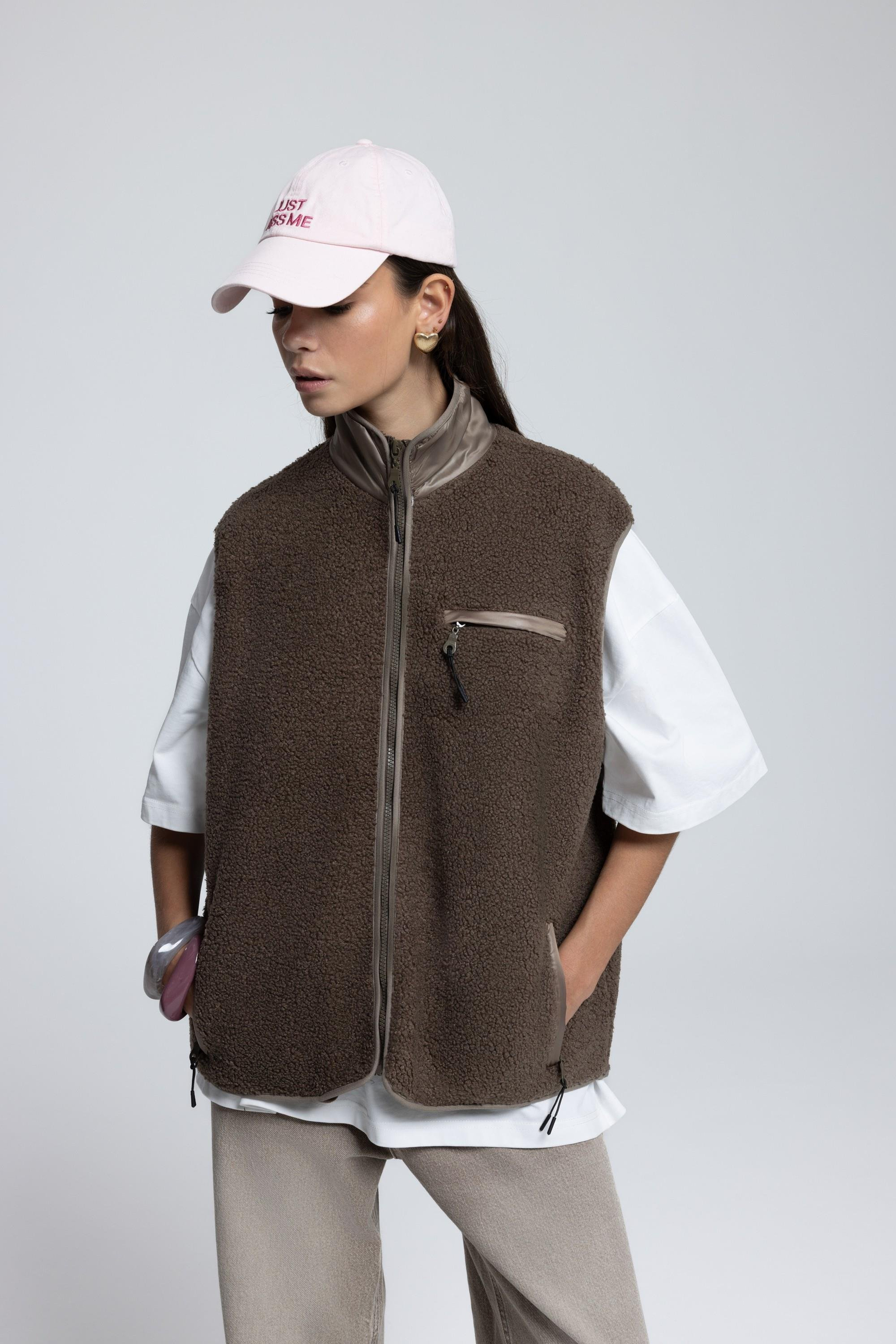 Alberg Brown Oversized Teddy Vest
