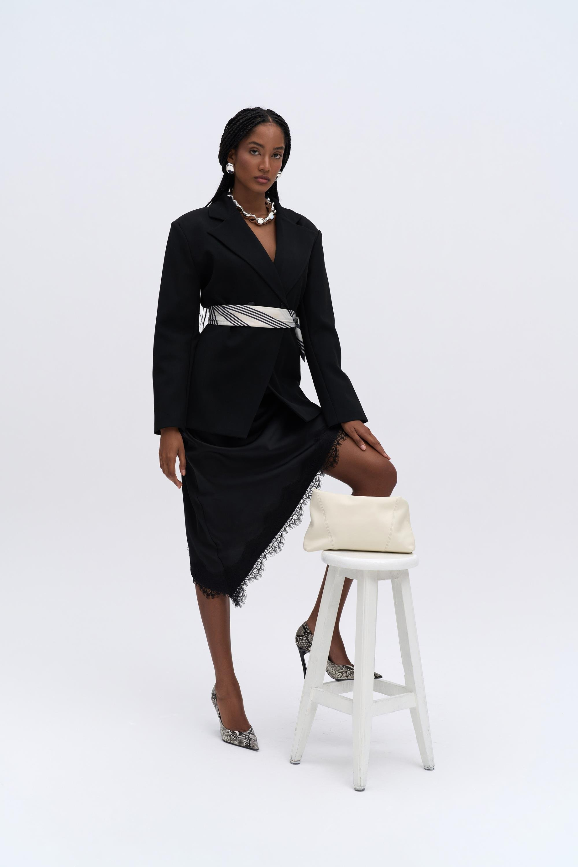 Allegany Siyah Bel Oturmalı Blazer
