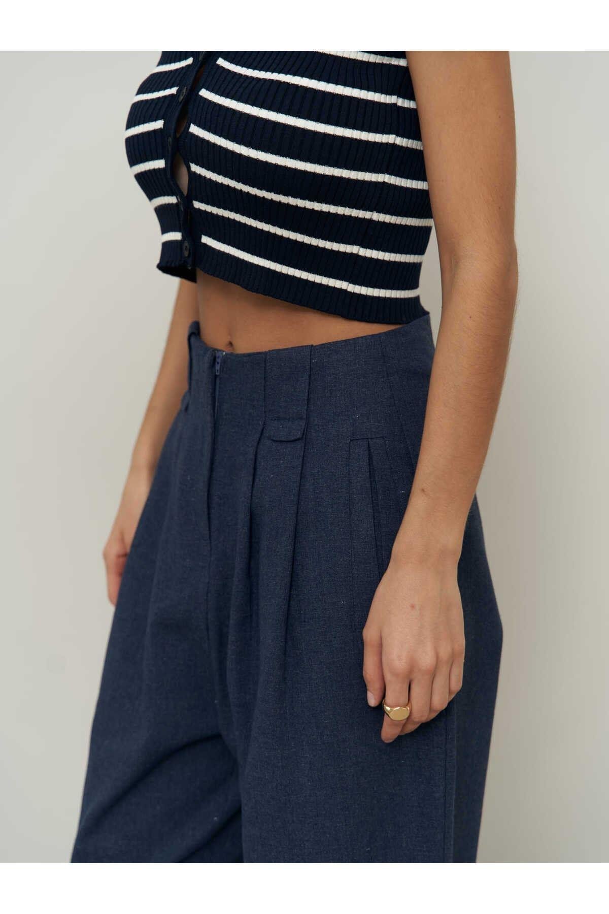 Bohemai Carrot Dark Blue Linen Trousers