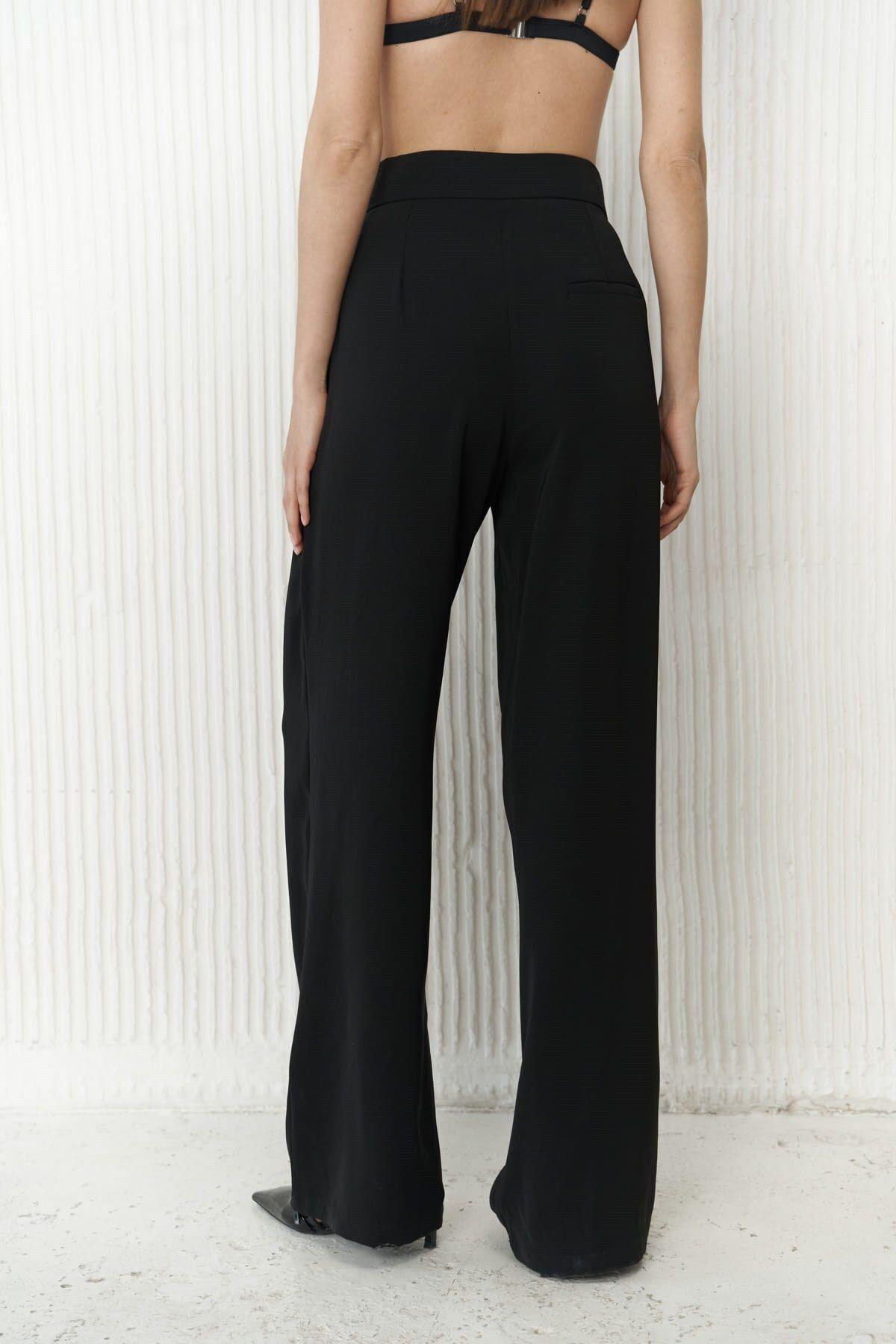 Diego Ön Düğme Detaylı Siyah Pantolon