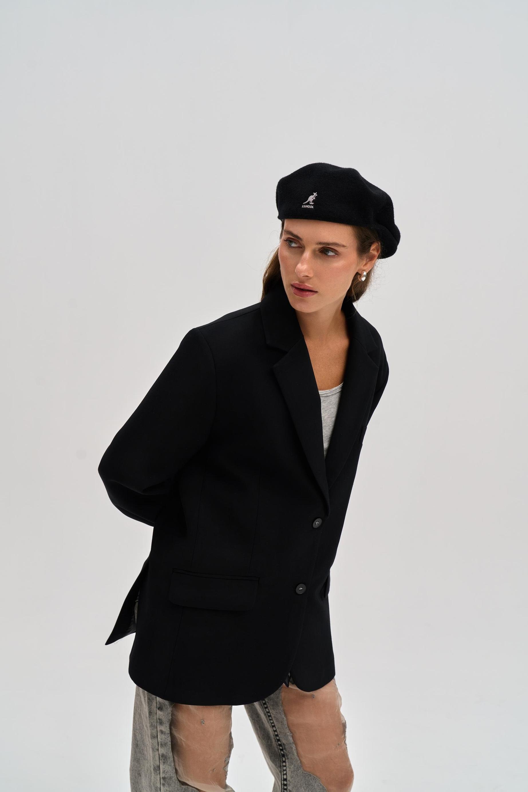 Emma Stitch Detailed Black Blazer