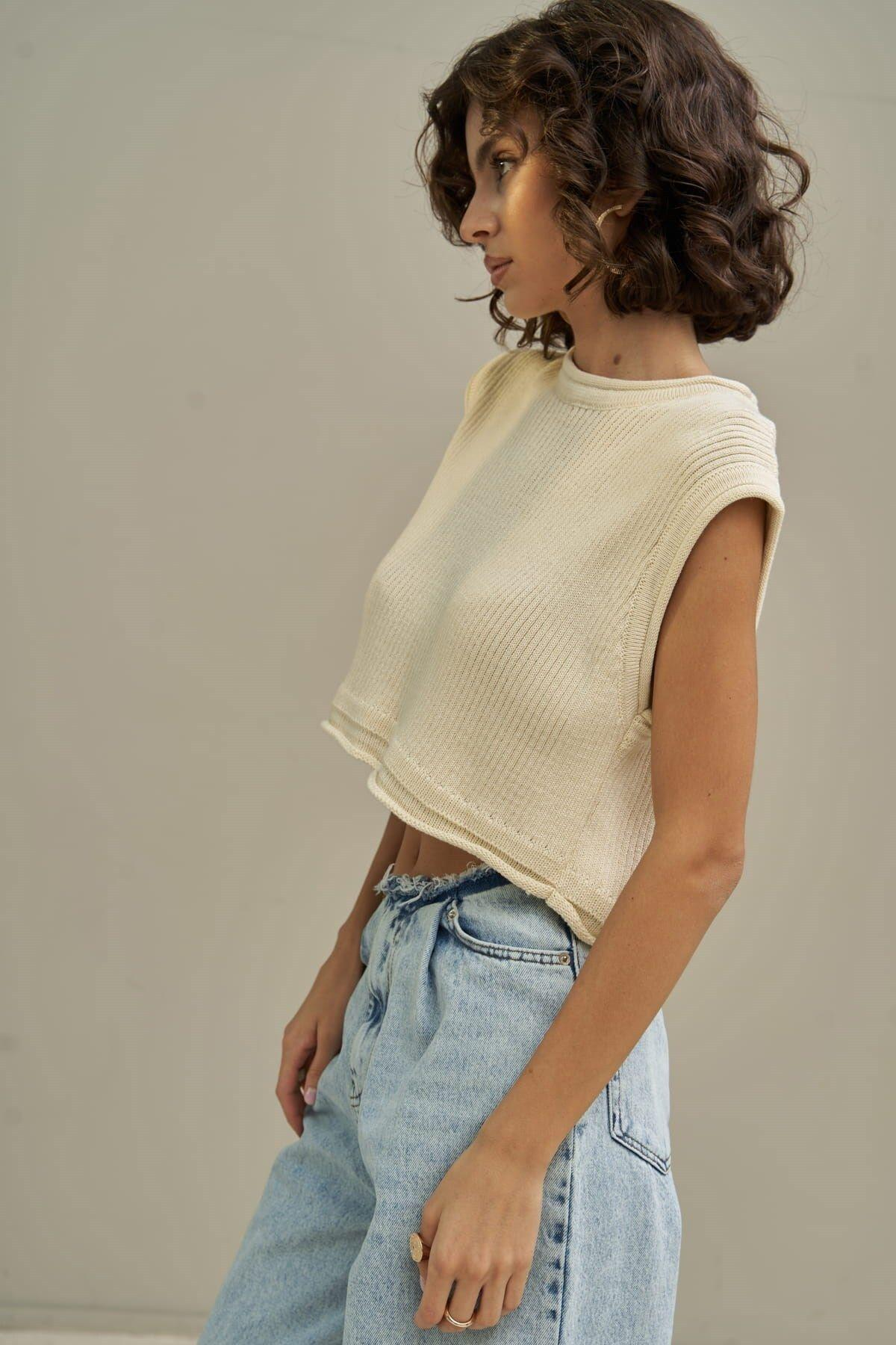 Jour Beige Knit Crop