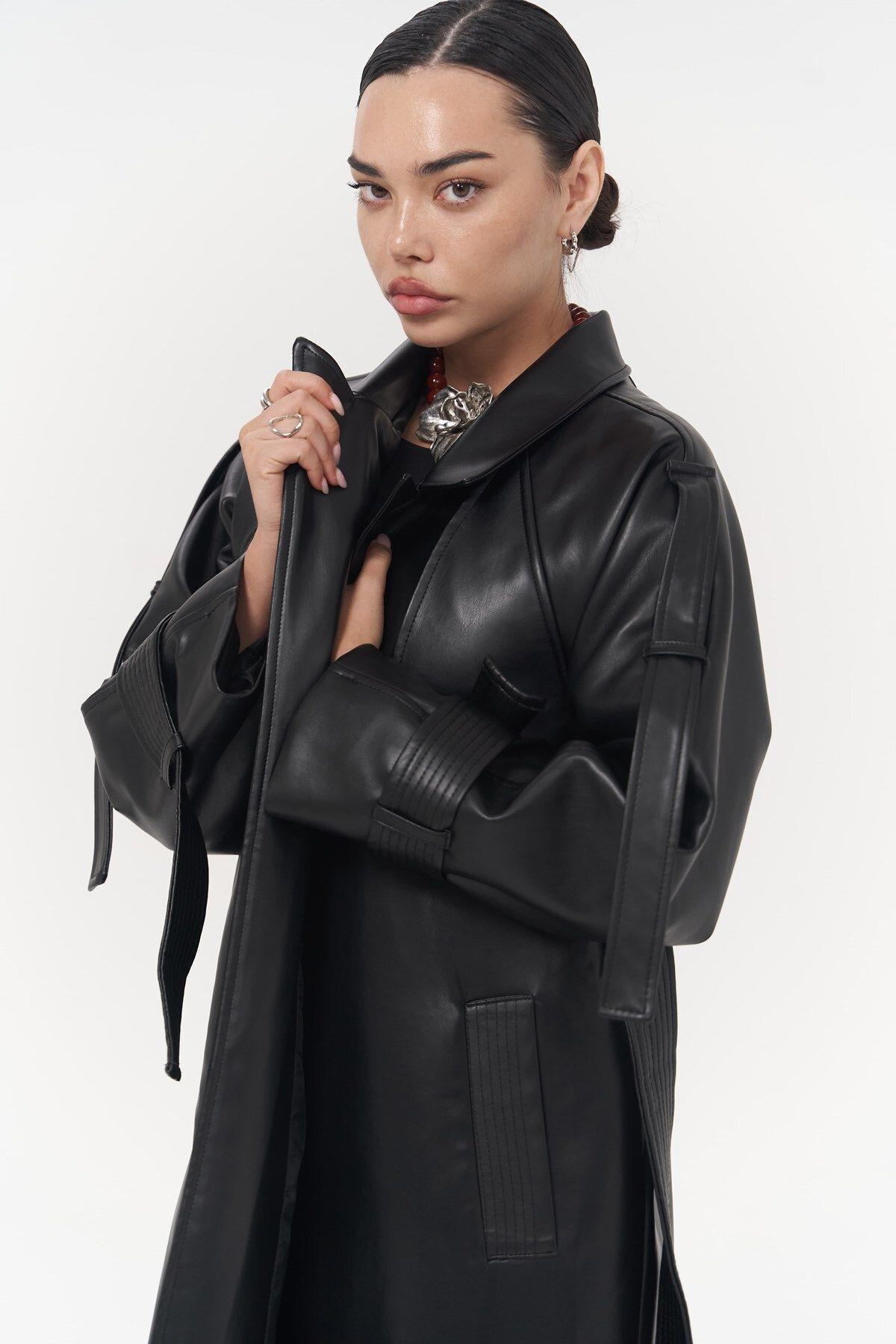 Mai Layton Black Trenchcoat