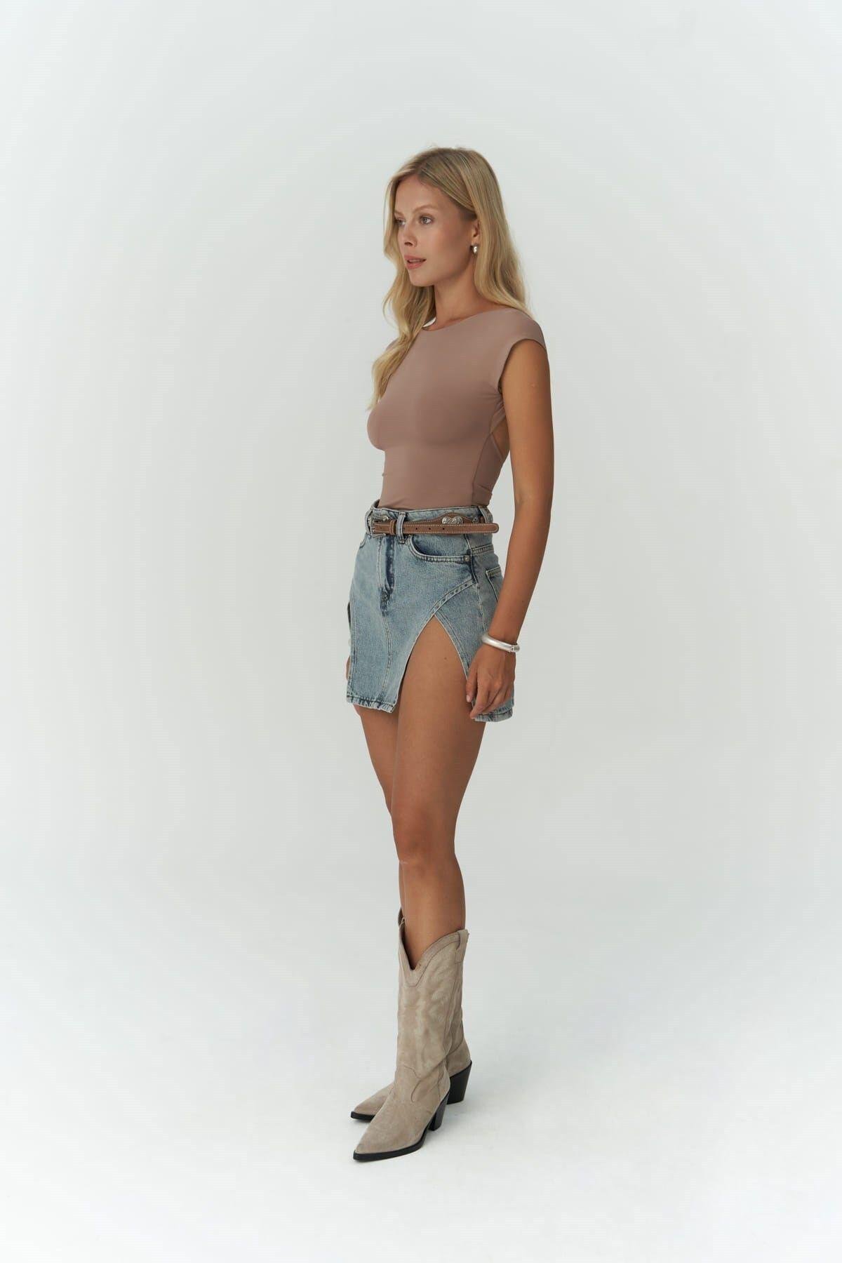 Nives Light Brown Crop with Open Back