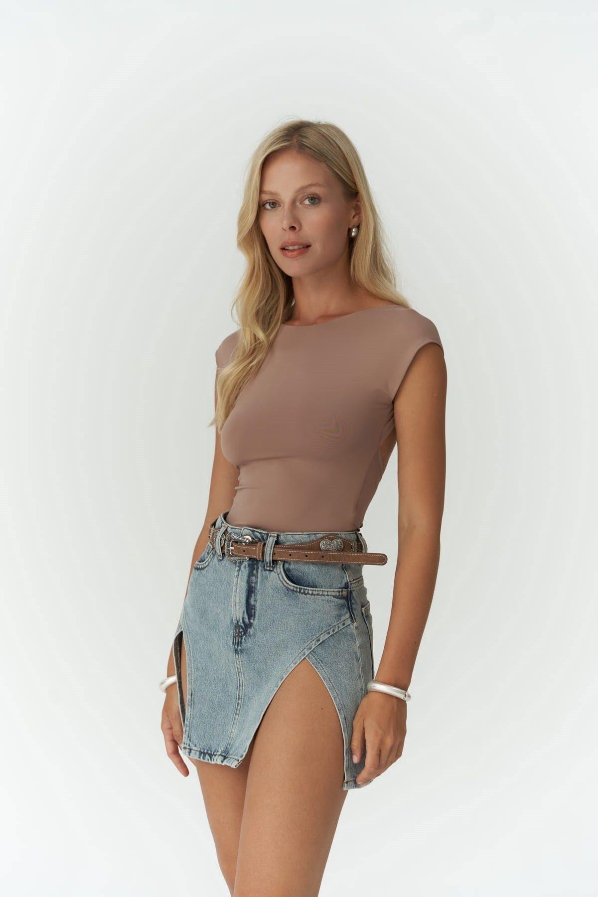 Nives Light Brown Crop with Open Back