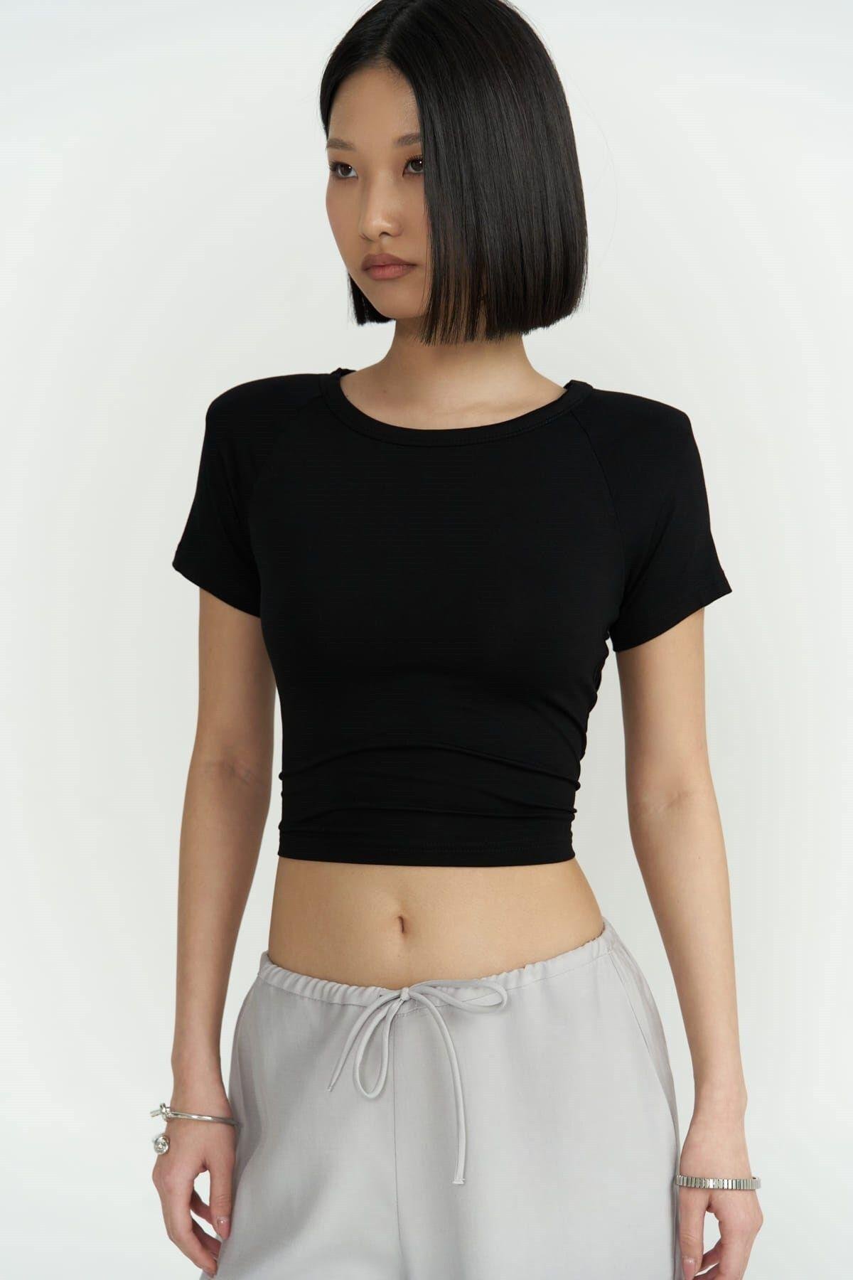 Perla Vatkalı Siyah Crop Bluz