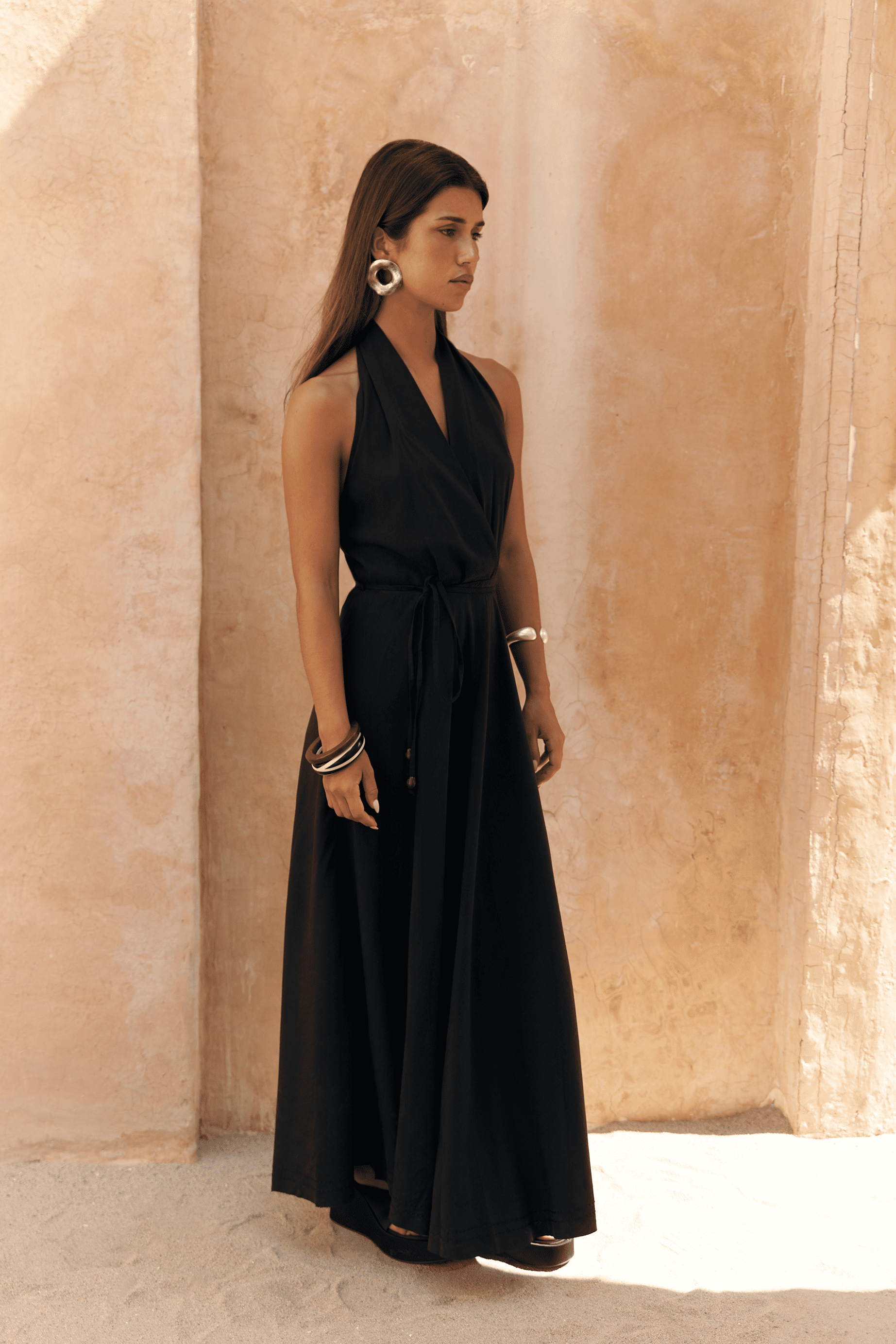 Rhonsa Bağcıklı Siyah Uzun Elbise