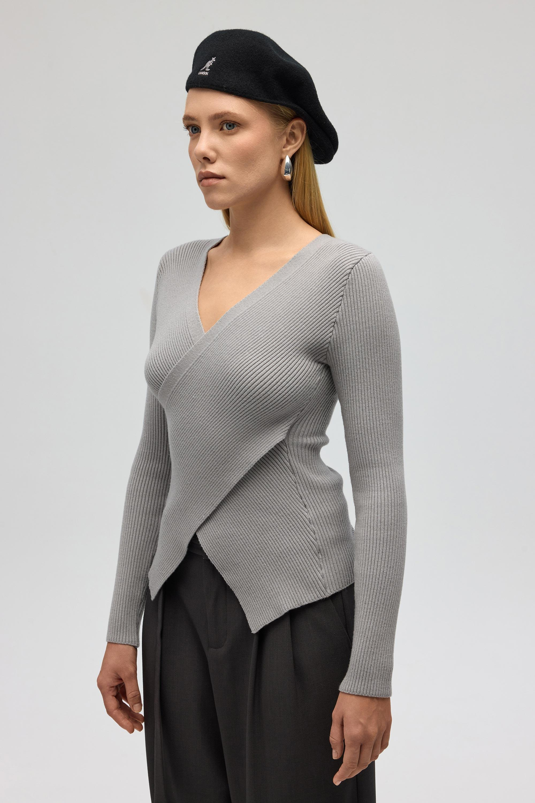 Soren Çapraz Detay Gri Triko Kazak