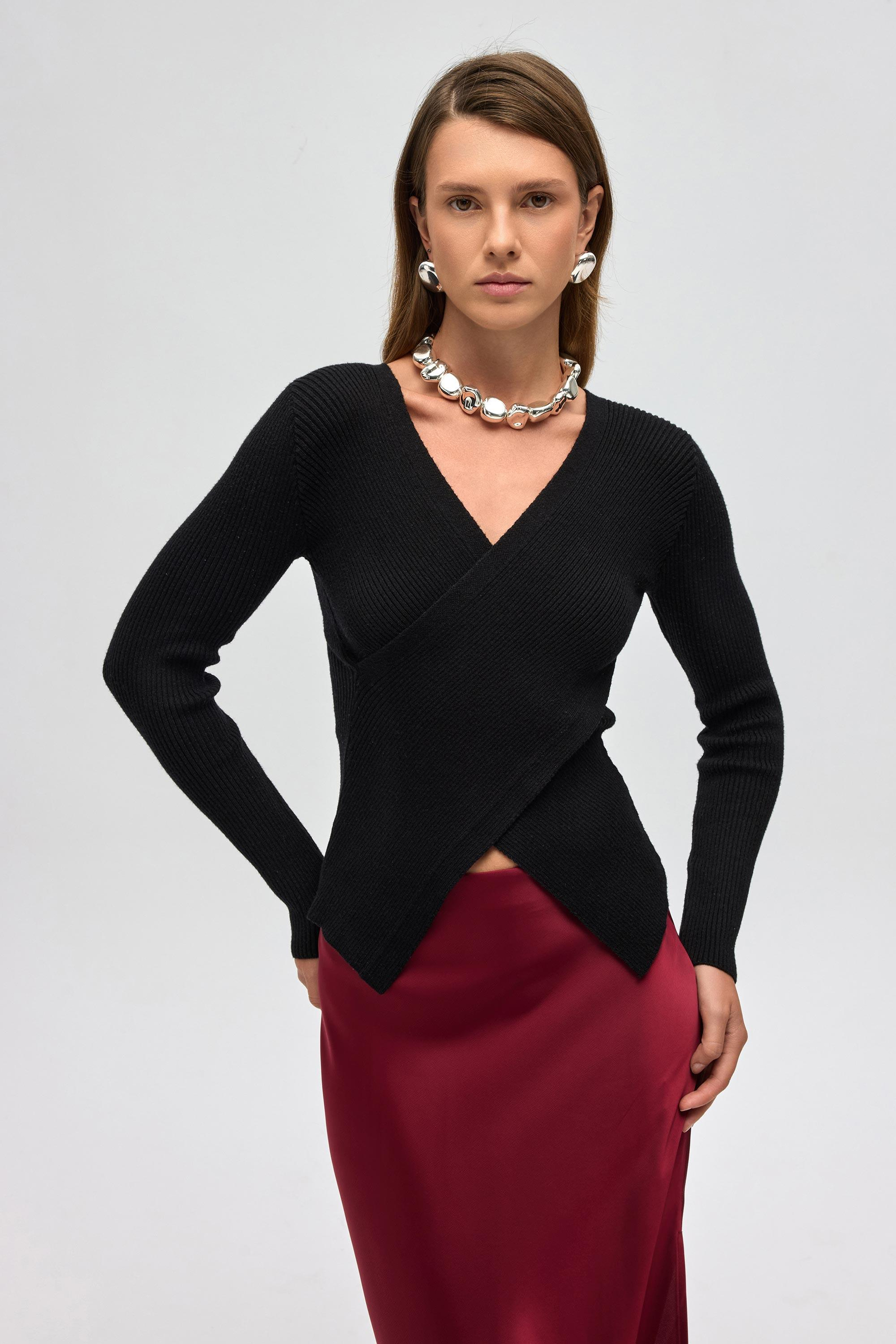 Soren Çapraz Detay Siyah Triko Kazak