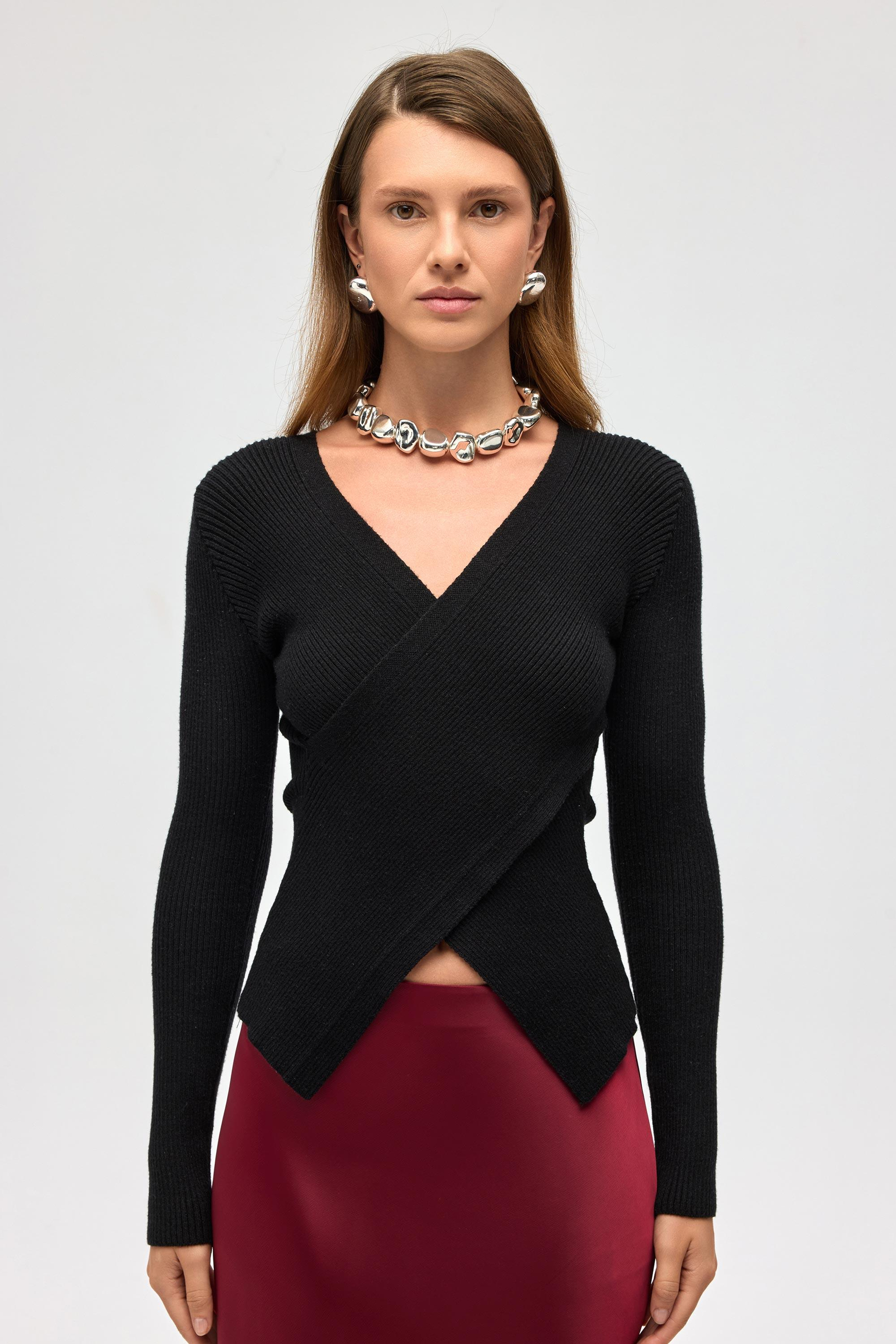 Soren Çapraz Detay Siyah Triko Kazak