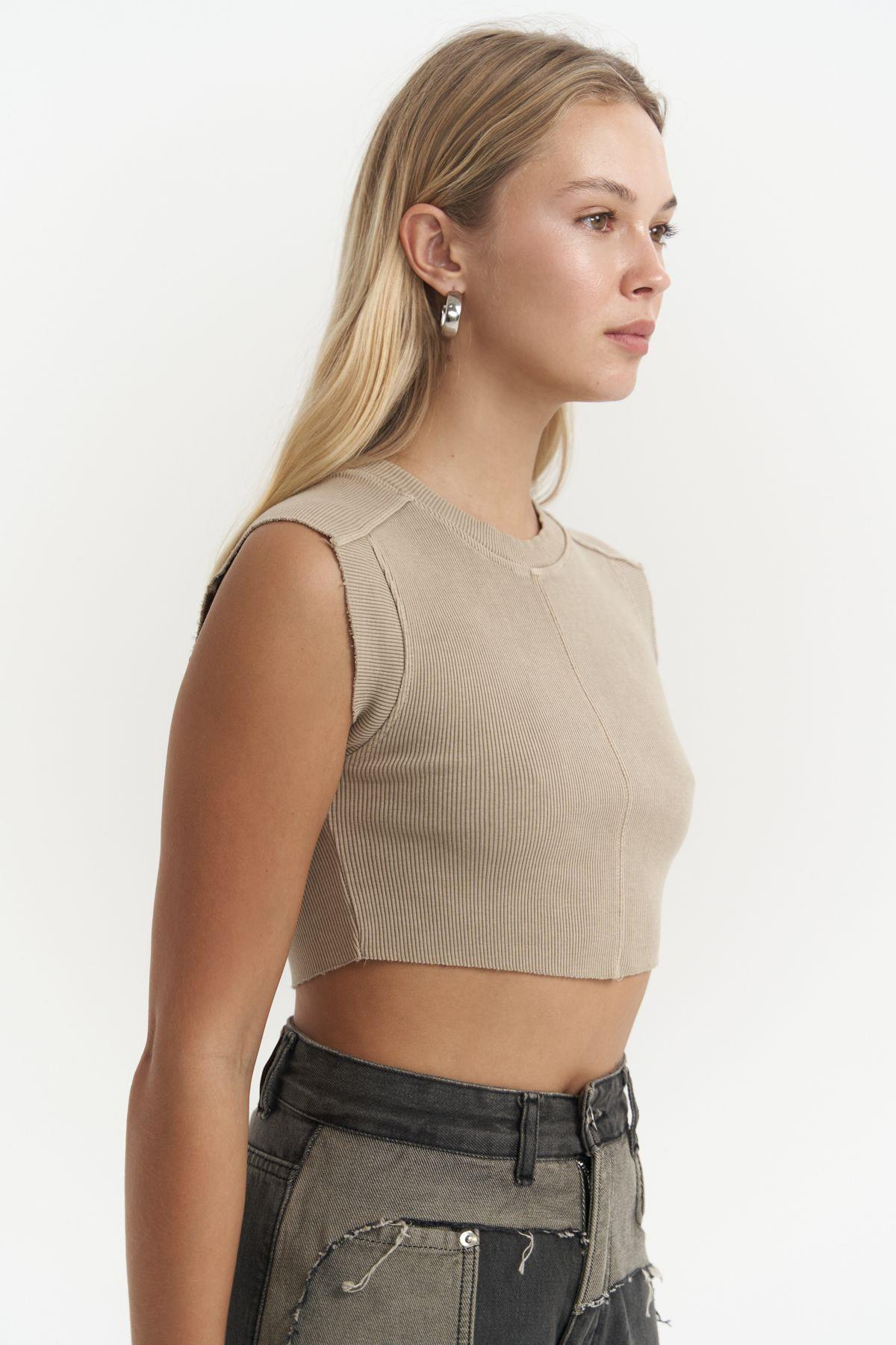 Swipe Khaki Crop