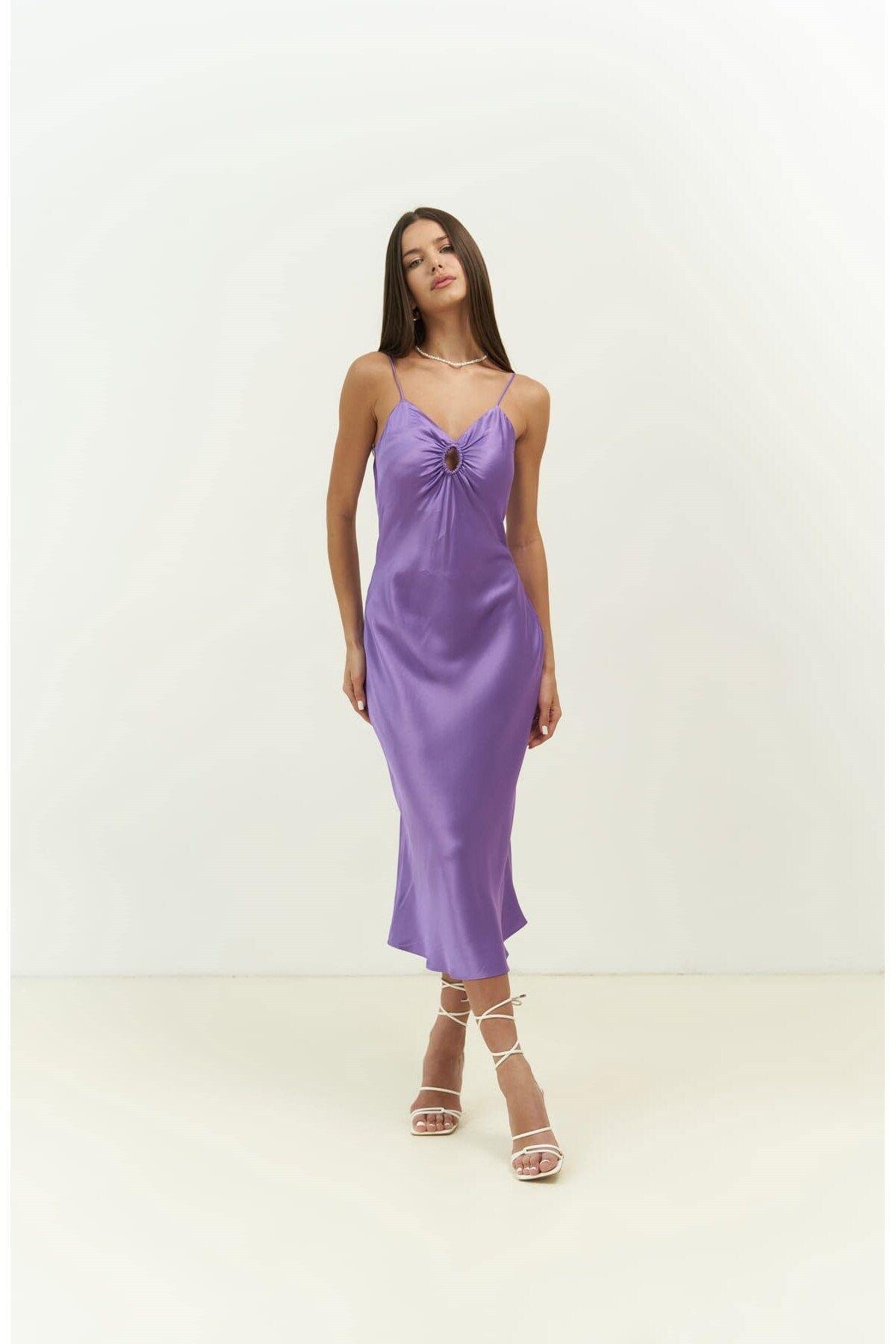 Amalfi Askılı Göğüs Detay Lila Midi Boy Elbise
