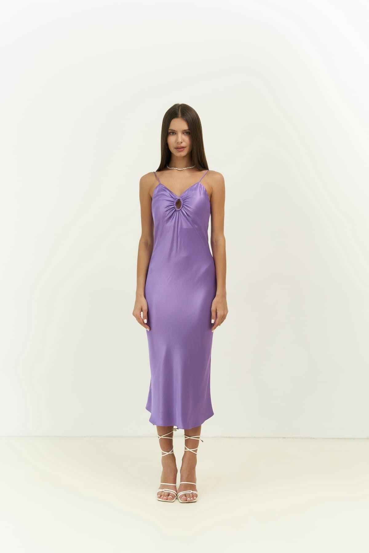 Amalfi Askılı Göğüs Detay Lila Midi Boy Elbise