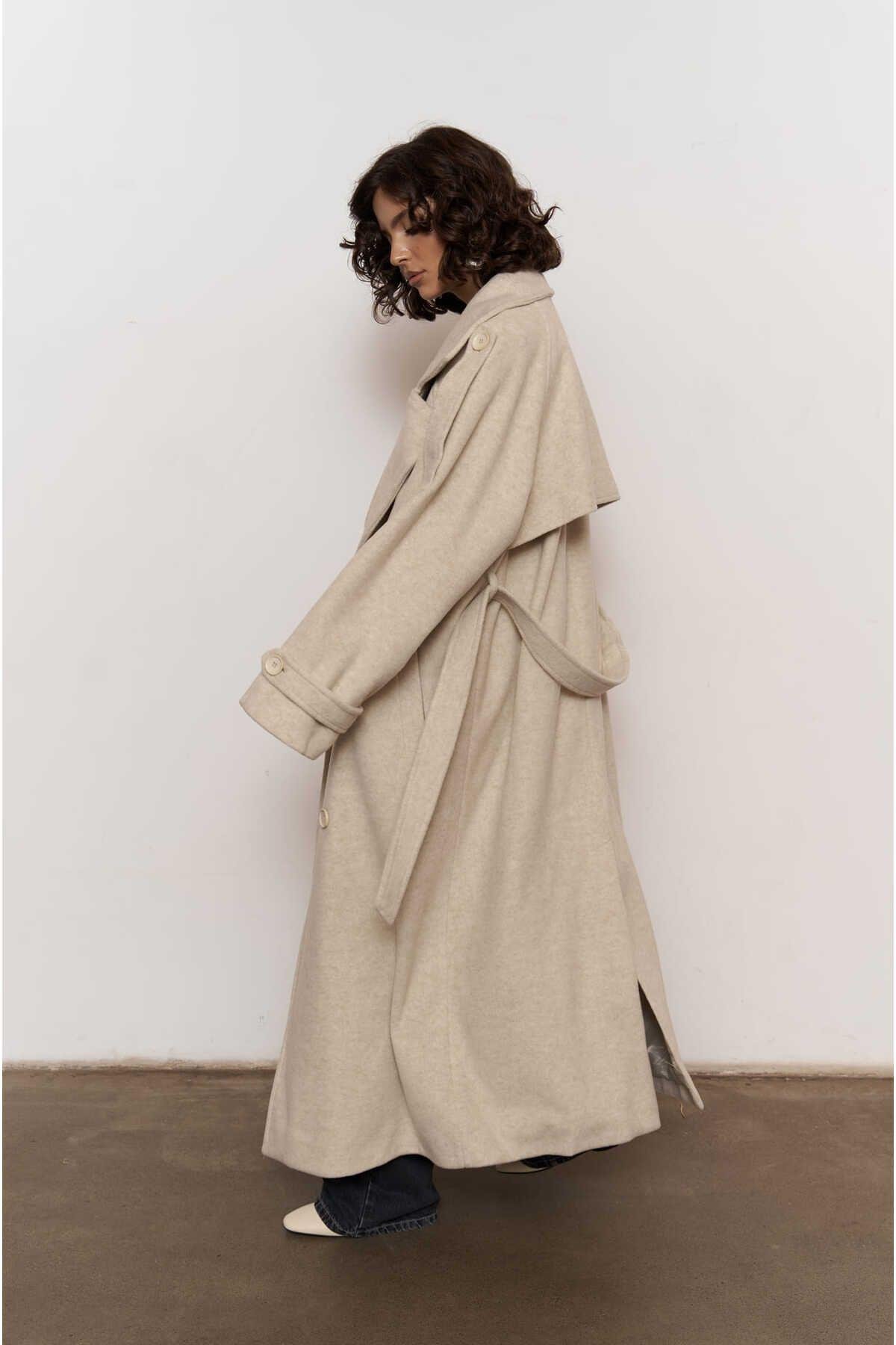 Mai Moscow Beige Cachet Coat