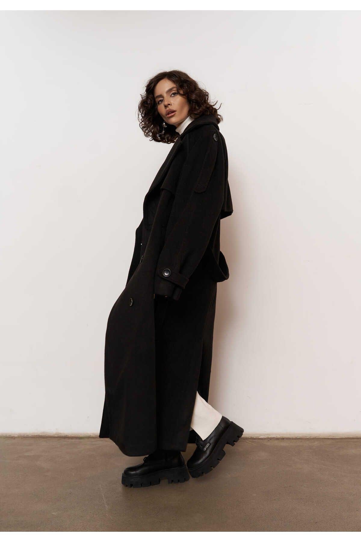 Mai Moscow Black Cachet Coat