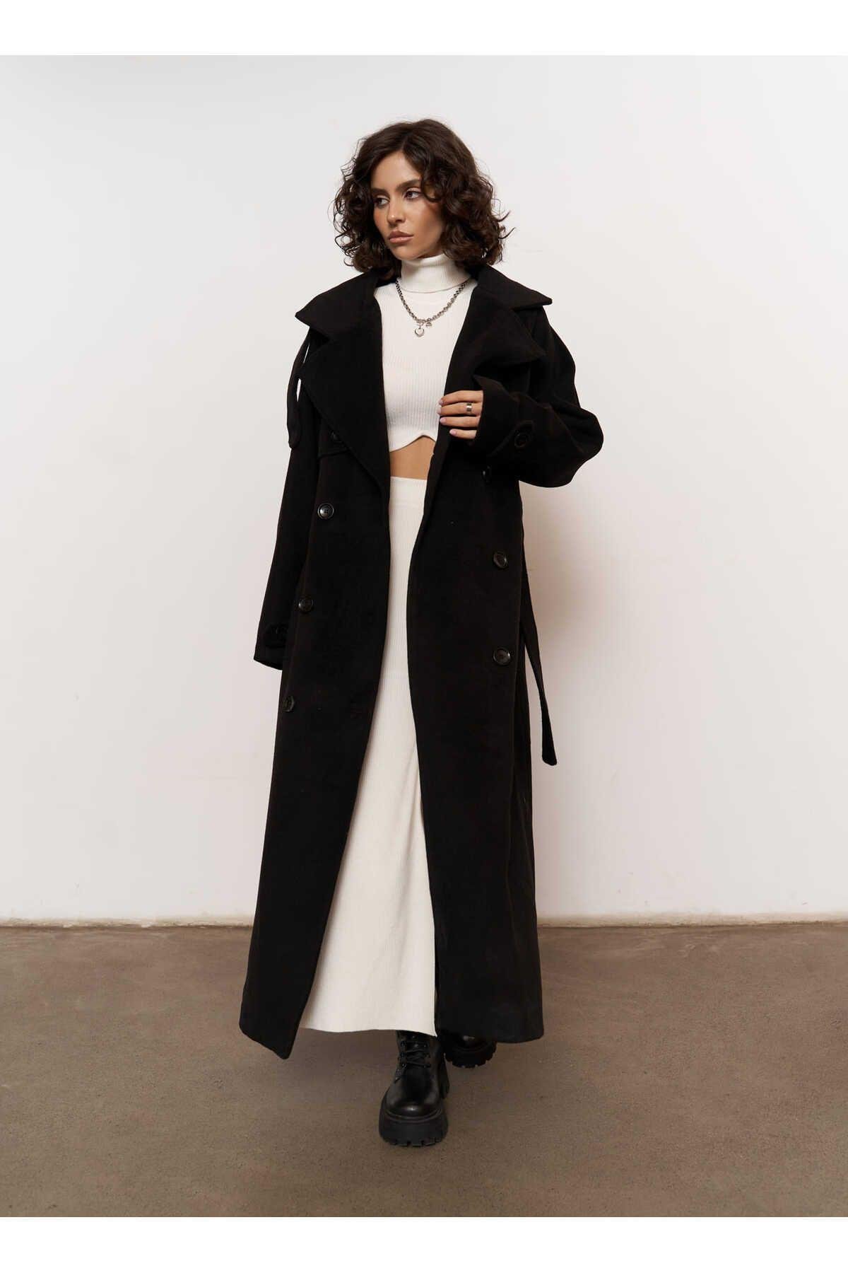 Mai Moscow Black Cachet Coat