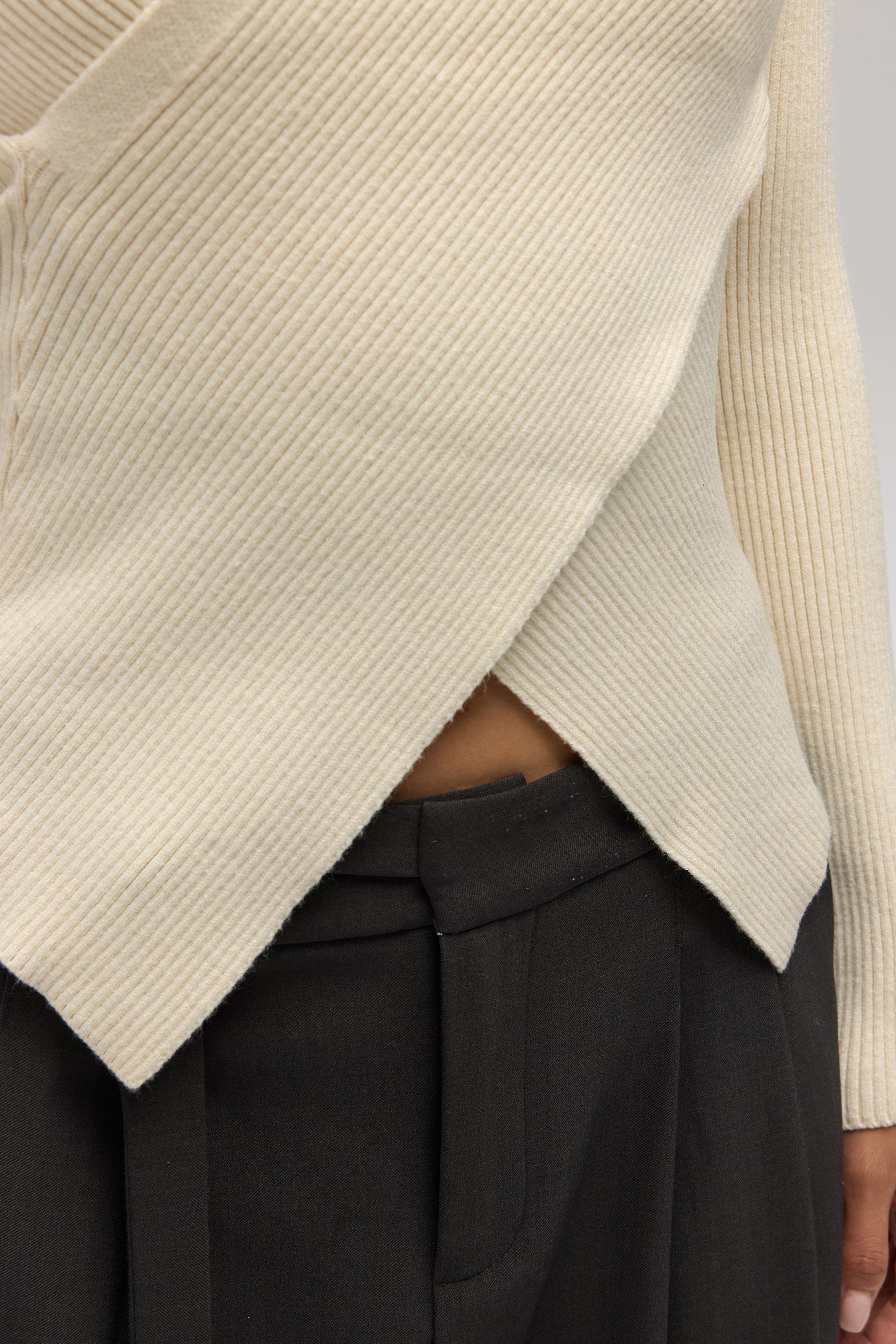 Soren Çapraz Detay Bej Triko Kazak