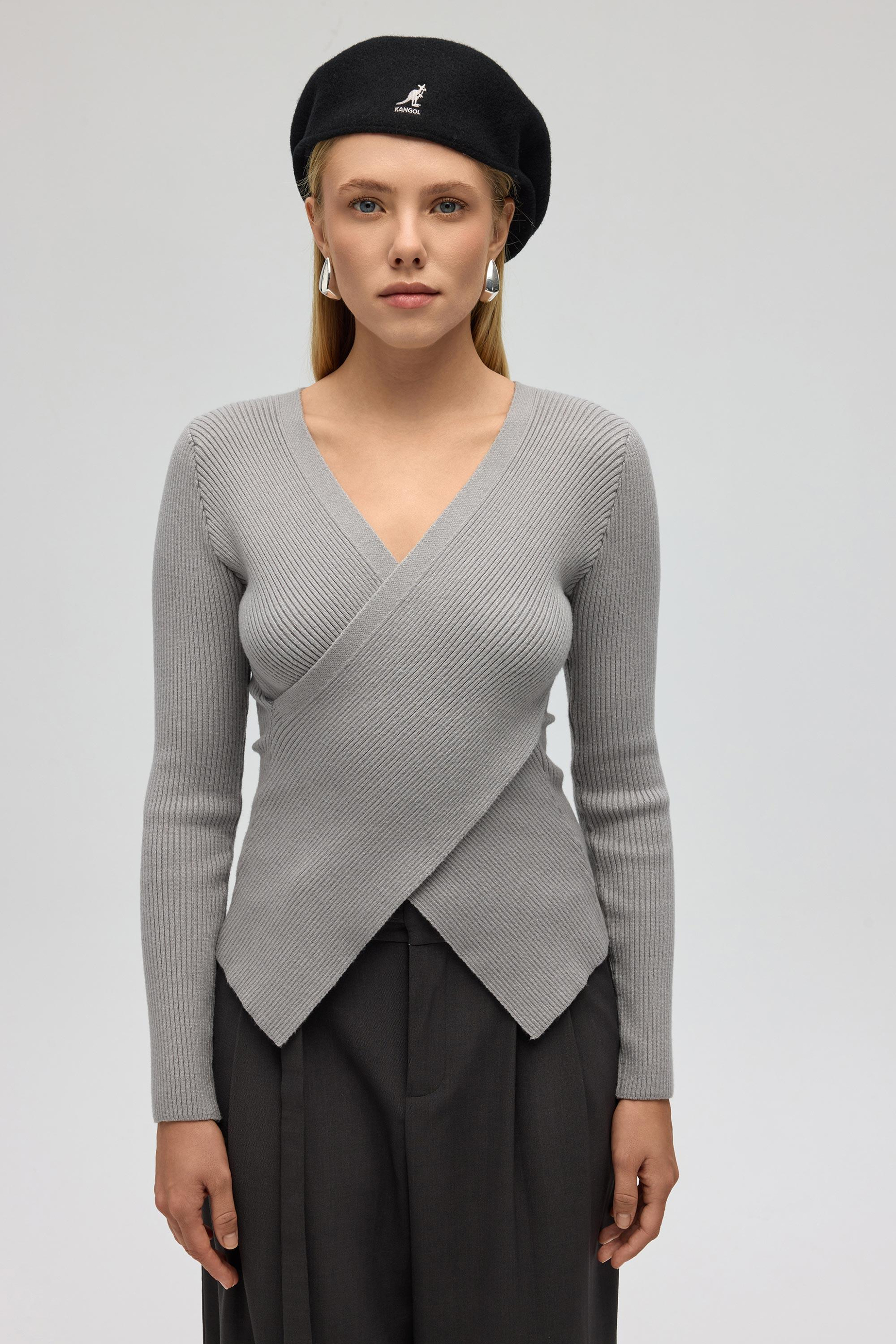Soren Çapraz Detay Gri Triko Kazak