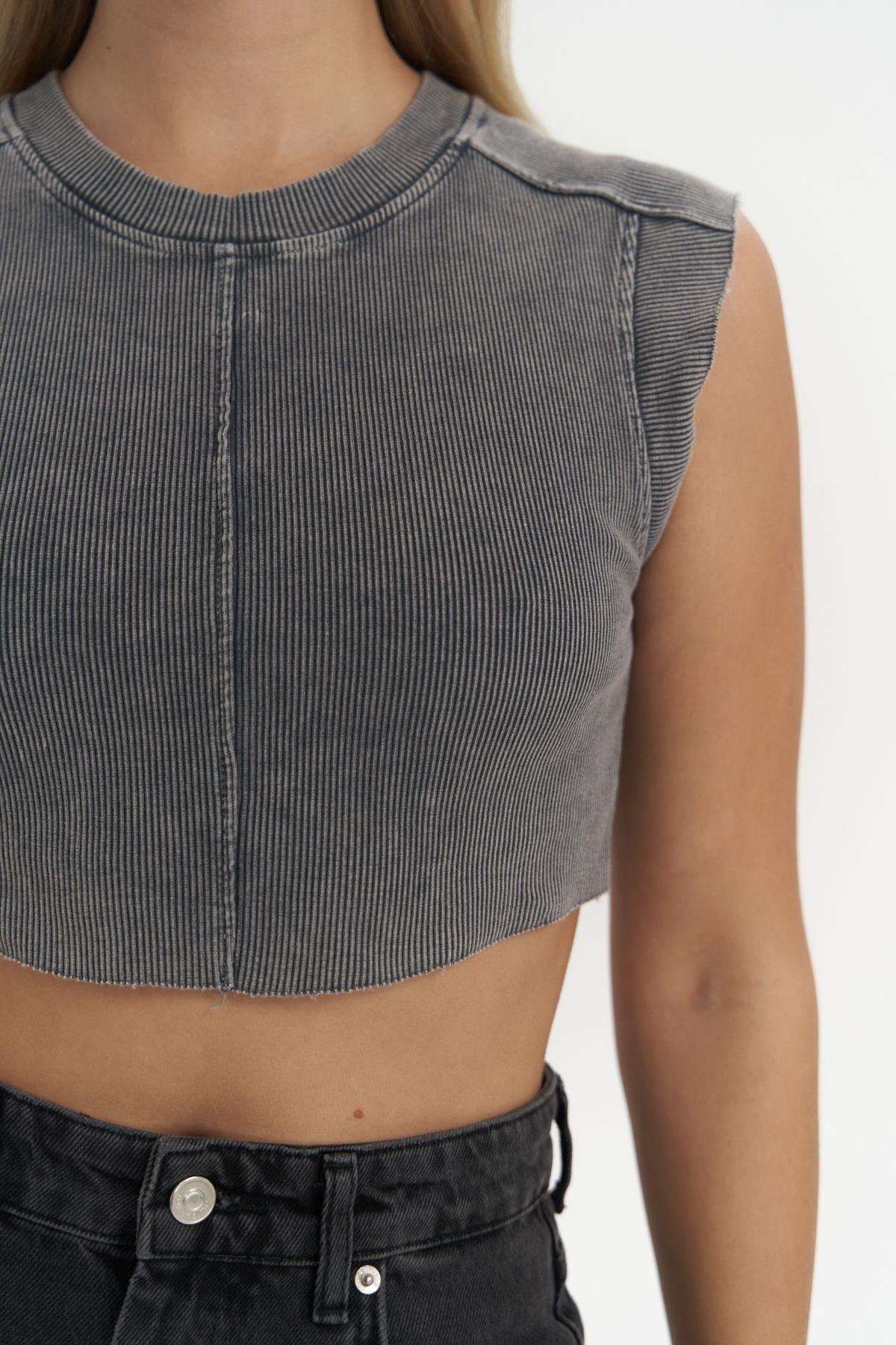 Swipe Dark Gray Crop