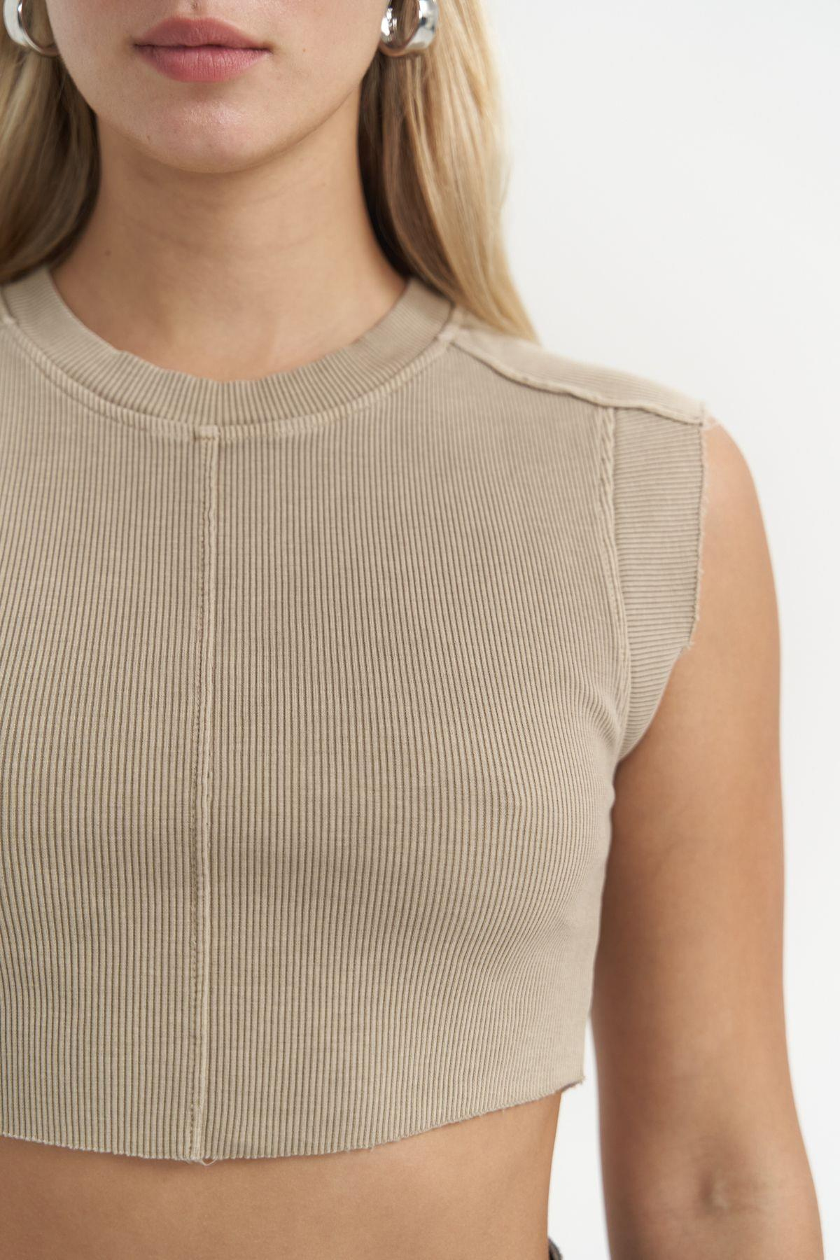 Swipe Khaki Crop