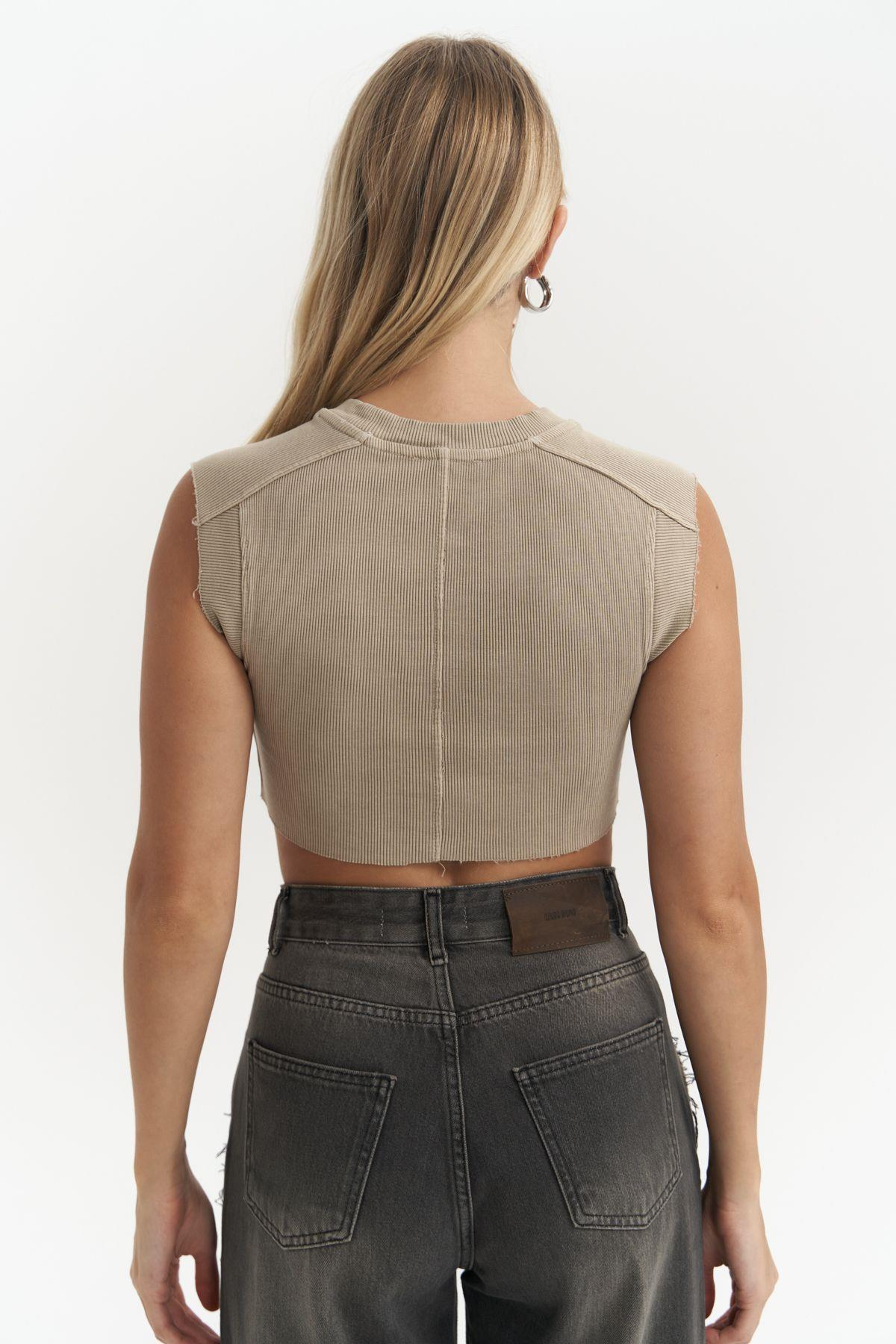 Swipe Khaki Crop