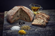 240 ° Zeytinli Ekmek görseli.