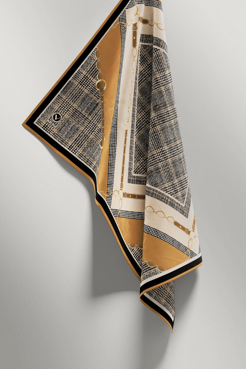Twill Kemer ve Zincir Detaylı Ekose Desenli Hardal Renkli 90x90 Eşarp (İpek İçermez) Kenar Dikiş Şekli El Dikişli