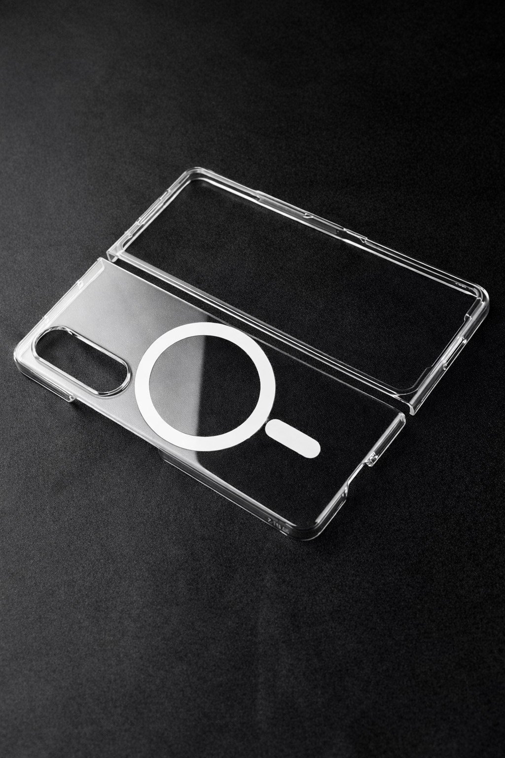 Samsung Galaxy Z Fold 3 Uyumlu Kamera Korumalı Magsafe Wireless Şarj Özellikli Lüks Şeffaf Silikon Telefon Kılıfı