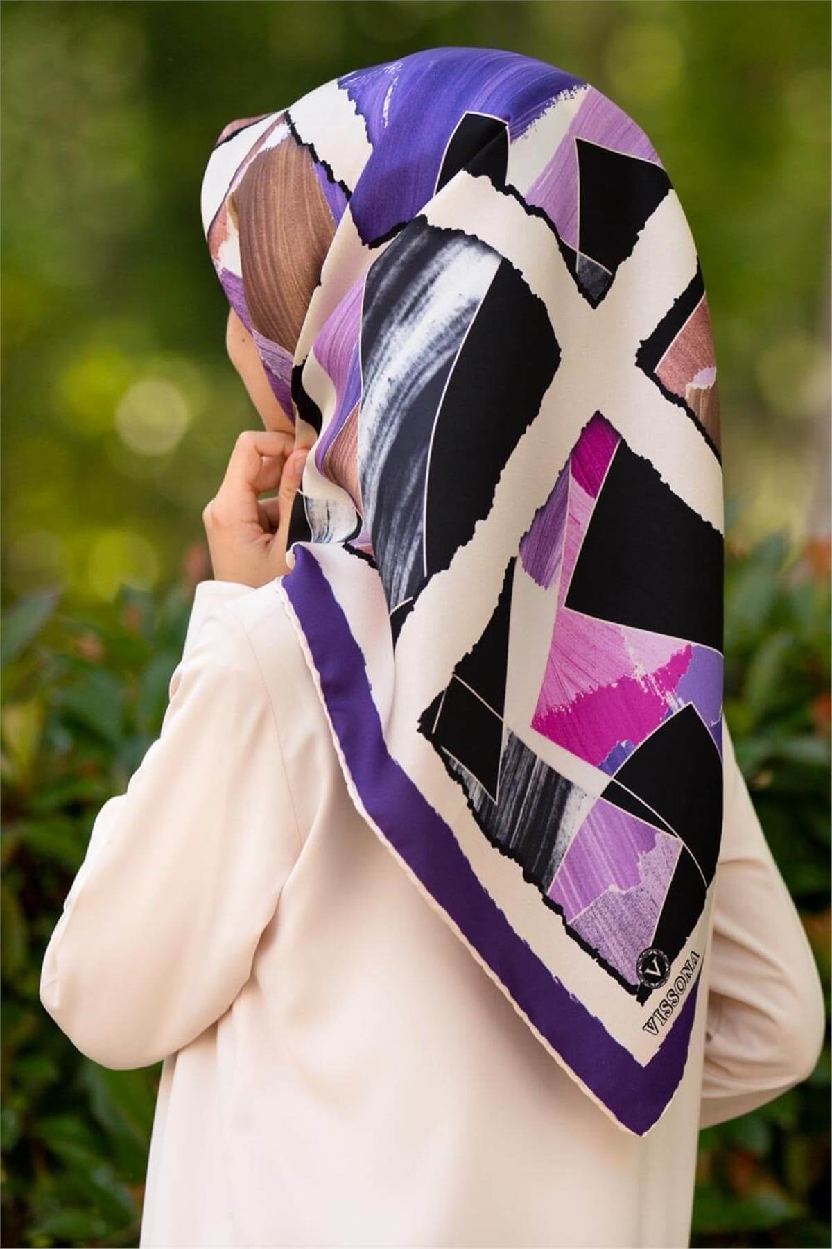 %100 Twill İpek Geometrik Desenli Mor - Pembe Renkli 90x90 Eşarp Dikim Şekli : El Dikişi