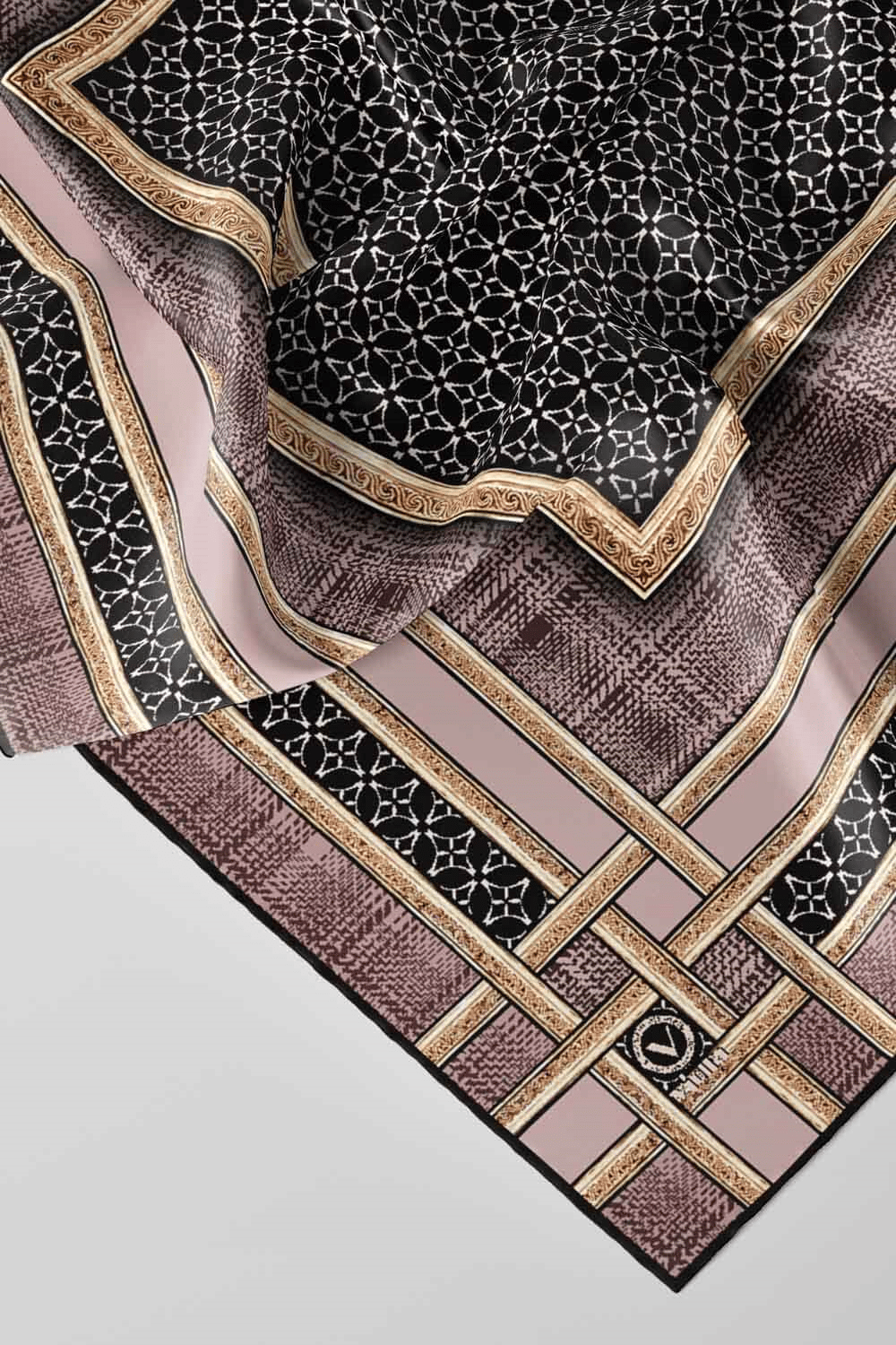 Twill Gold Bordürlü Geometrik Desenli Vizon Renkli 90x90 Eşarp (İpek İçermez) Kenar Dikiş Şekli El Dikişli