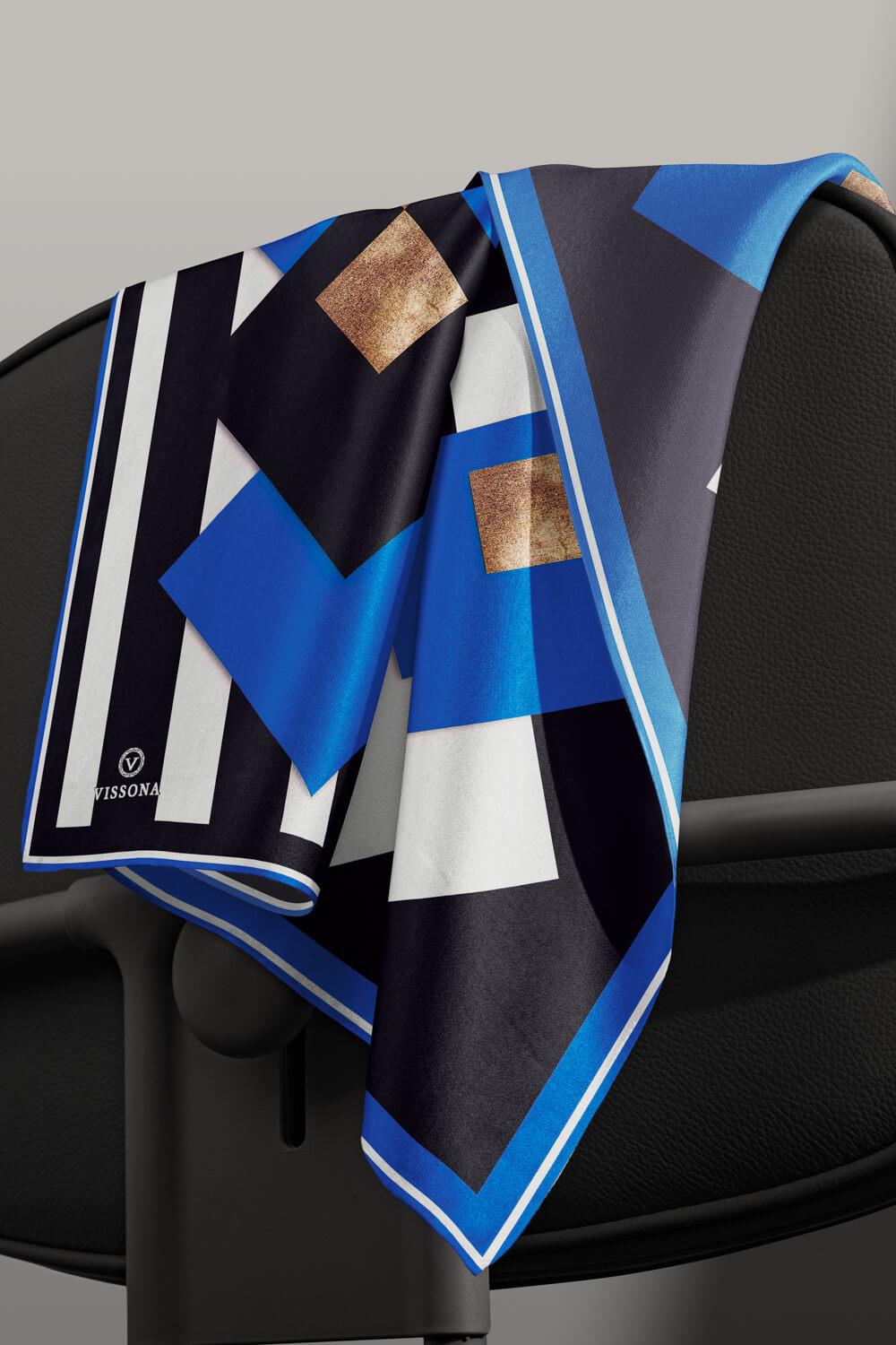 %100 Twill İpek Karo Desenli Saks - Siyah Renkli 90x90 Eşarp Dikim Şekli : El Dikişi